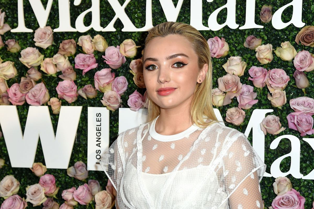 Wallpaper #w1gyNJMBzN9vxX34YjsP359 Peyton Roi List at Women in Film Max Mara Face of the Future Reception