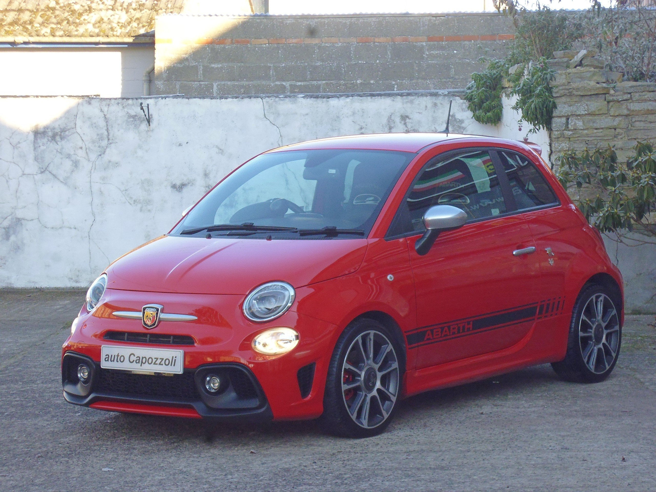 Wallpaper #a819a Front View of Black Fiat 500 Abarth Parked in the Street Editorial