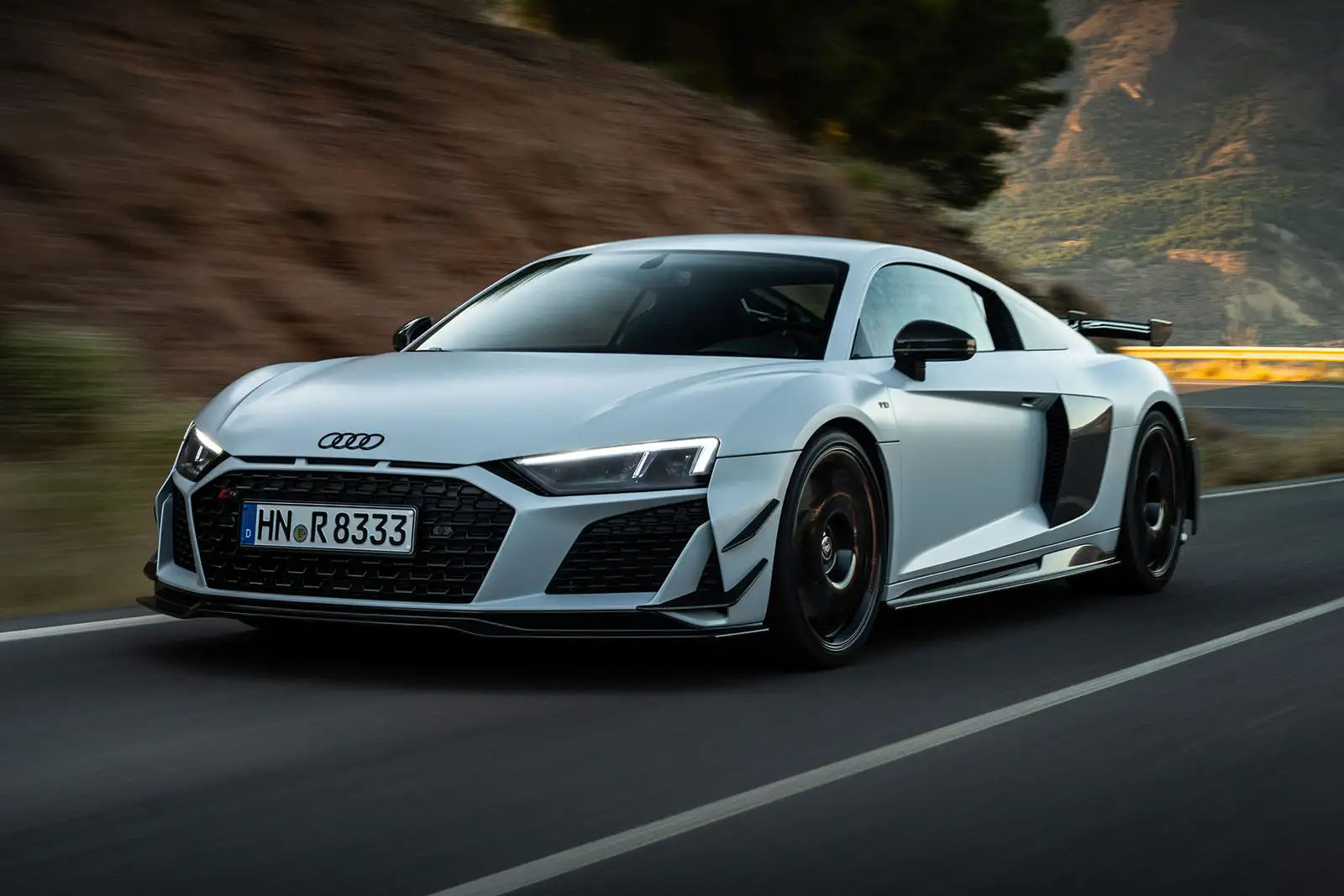 Wallpaper #M_AMf5cBi4JM6agG9yBq64 2022 Audi R8 V8 Spyder