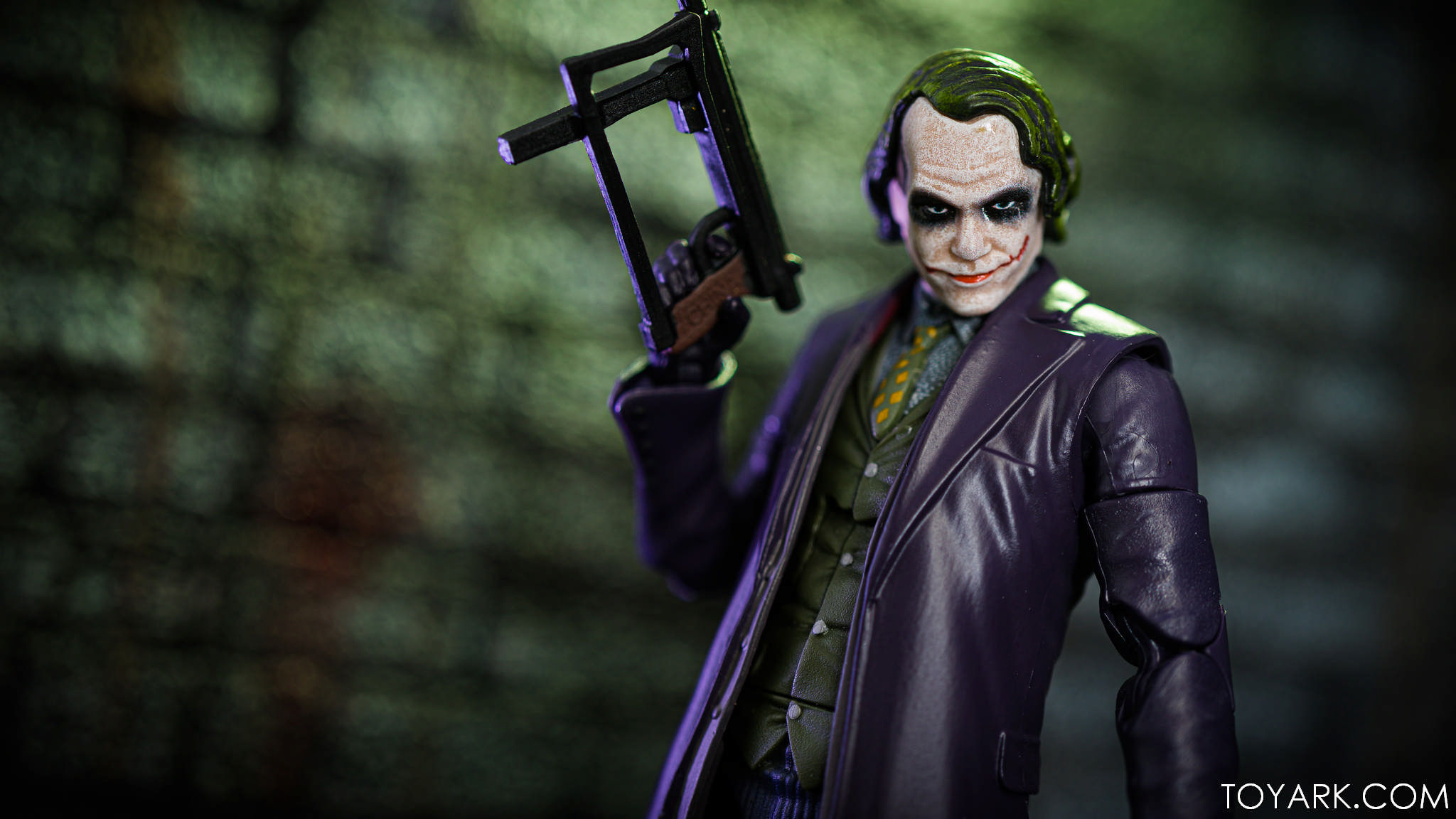 Wallpaper #_BnELo8BtGB6xQ78SpW-4 Penguin and Joker DC Comics Multiverse Signature Collection Gallery