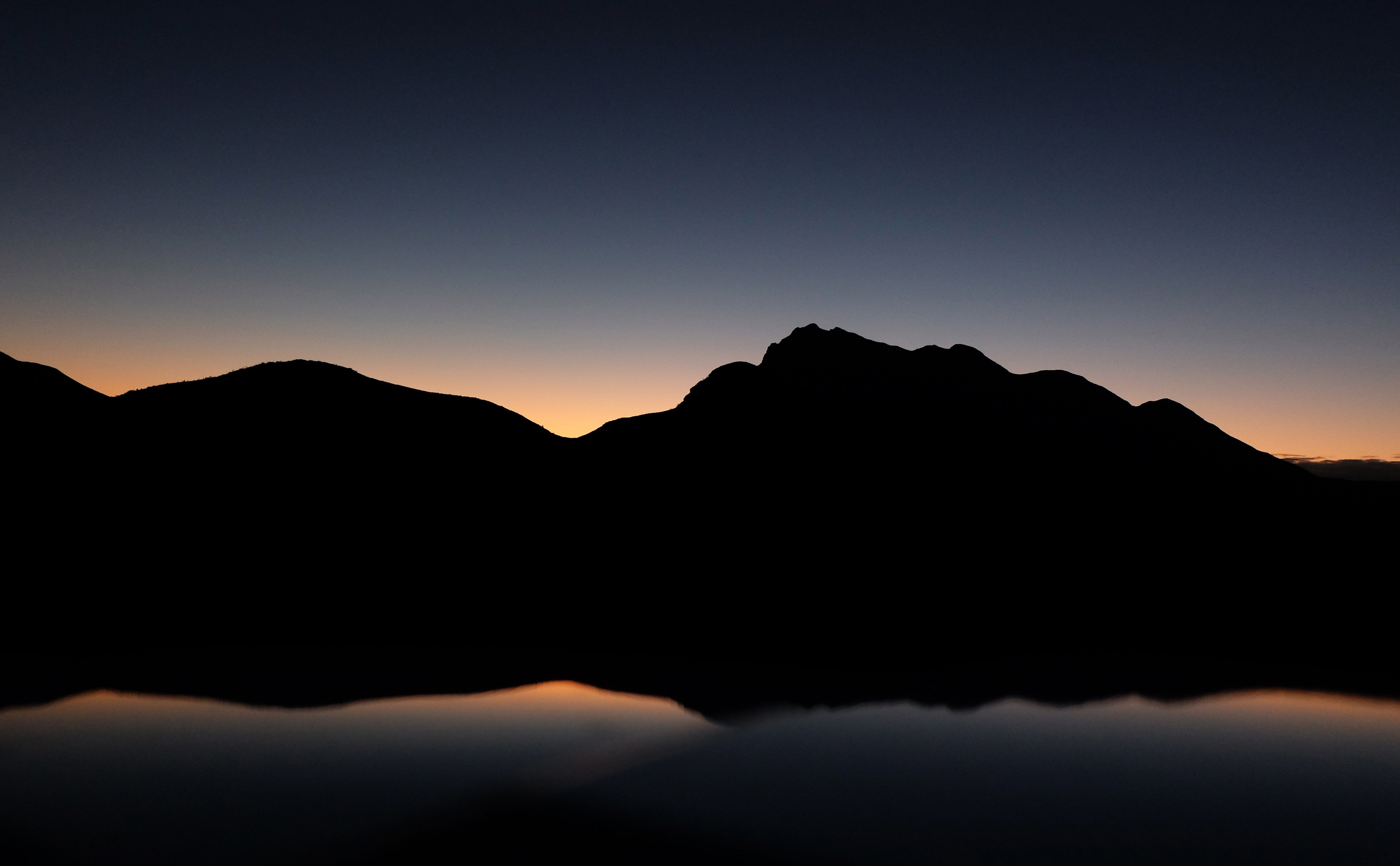 Wallpaper #s-9ES5MBMN-XEVvVNzoH237 6000x4000 Layer Fog Distance Desktop Wallpapers Silhouette Public