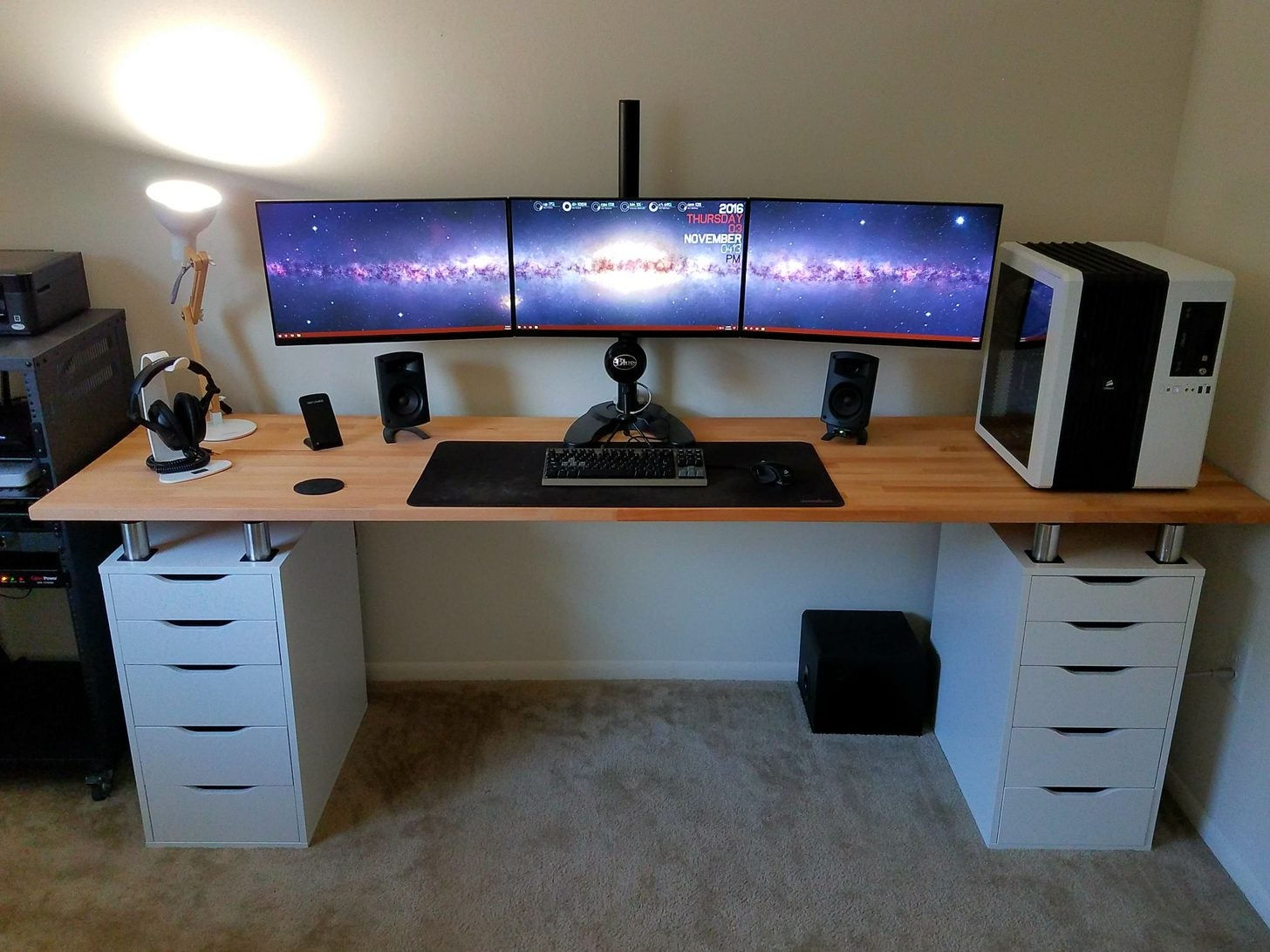 Wallpaper #9a764 21 Multi Monitor Computer Desk Setup Ideas for Tech Lovers