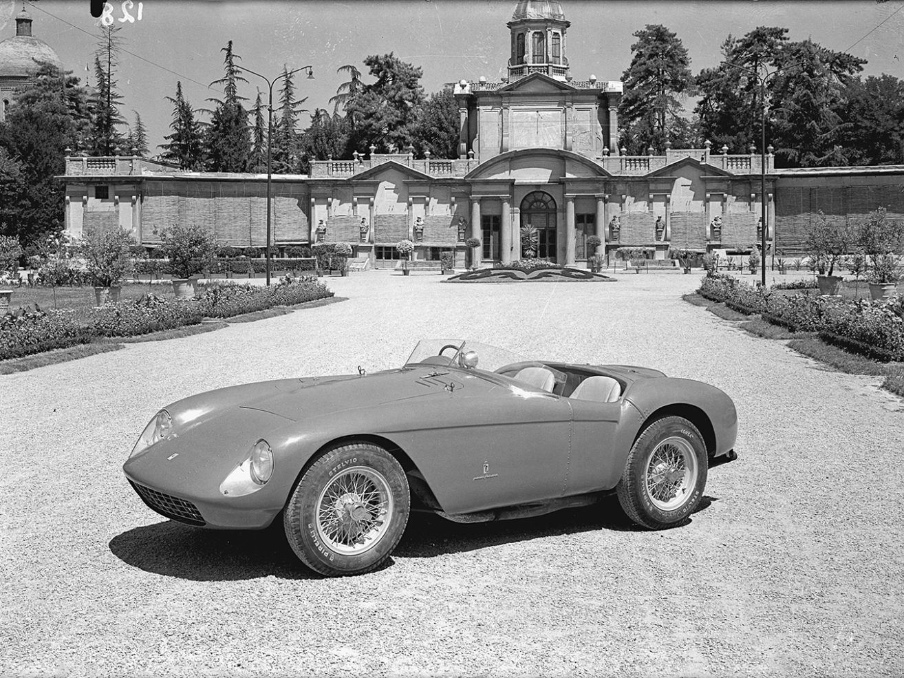 Wallpaper #JBn2MY8BtGB6xQ781pc744 Ultra Rare Ferrari 500 Mondial Spider by Pininfarina is Up for Auction