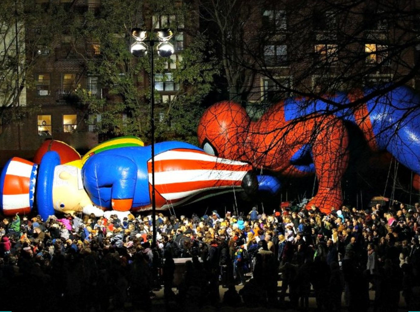 Wallpaper #4BktDo8BtGB6xQ78BFgi1 This Hilarious Photo of These Spider Man and Uncle Sam Balloons is