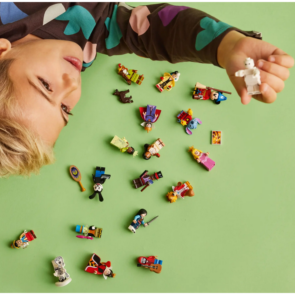 Wallpaper #tp-vV5MBcUVgGJNoe68-273 Lego Minifigure Series Disney 100 the Toy Store