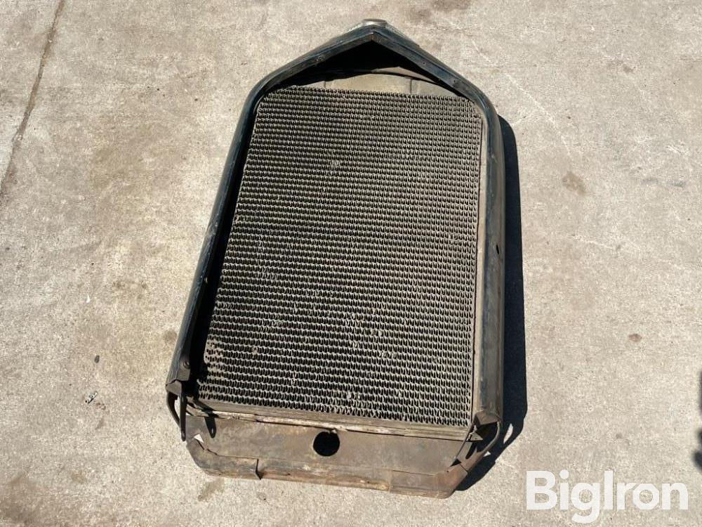 Wallpaper #27nm3ZIBJvJKYCmENgI3287 Pontiac Grill W Radiator Bigiron Auctions