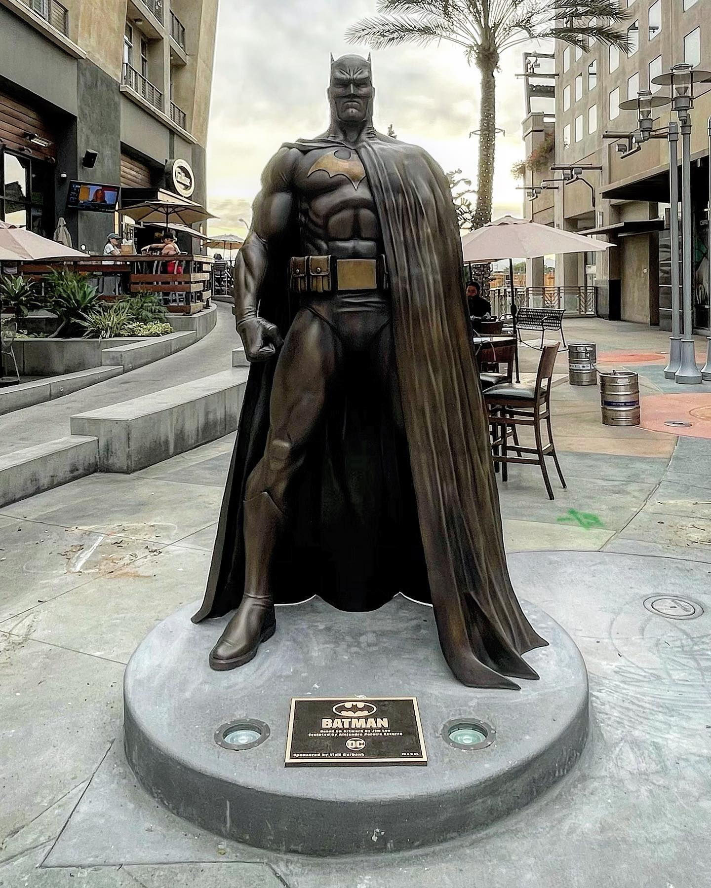 Wallpaper #61gBNJMBzN9vxX342Tpo288 Batman Bronze Statue Burbank City Zbrushcentral