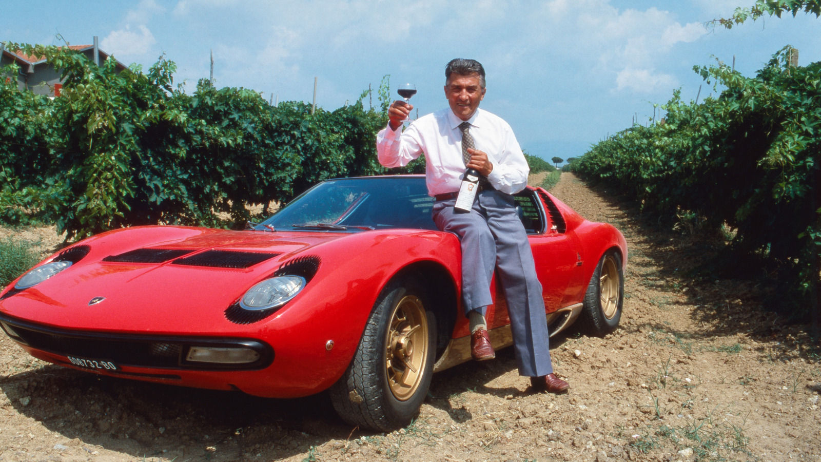 Wallpaper #dGfd9ZIBSpphPi3-XYGU283 How an Insult from Ferraris Founder LED to the Birth of Lamborghini Cars