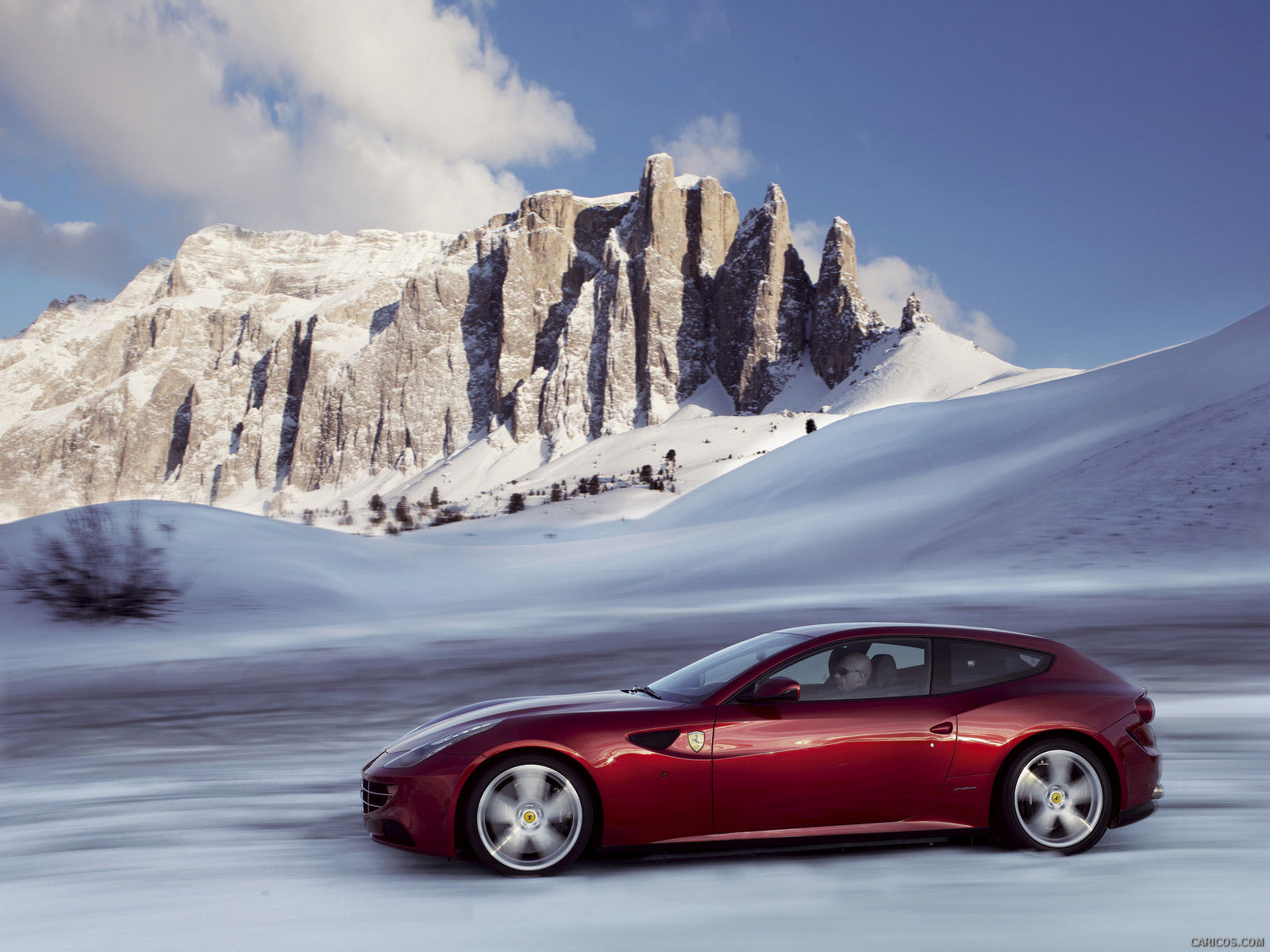 Wallpaper #zUWmkI4B7YBJg1BVB50b33 Ferrari Ff on Snow Side Wallpaper 22 1600x1200