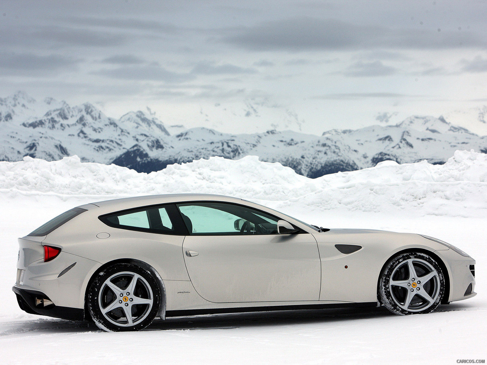 Wallpaper #zUWmkI4B7YBJg1BVB50b39 Ferrari Ff on Snow Side Wallpaper 76 iPad 1024x768