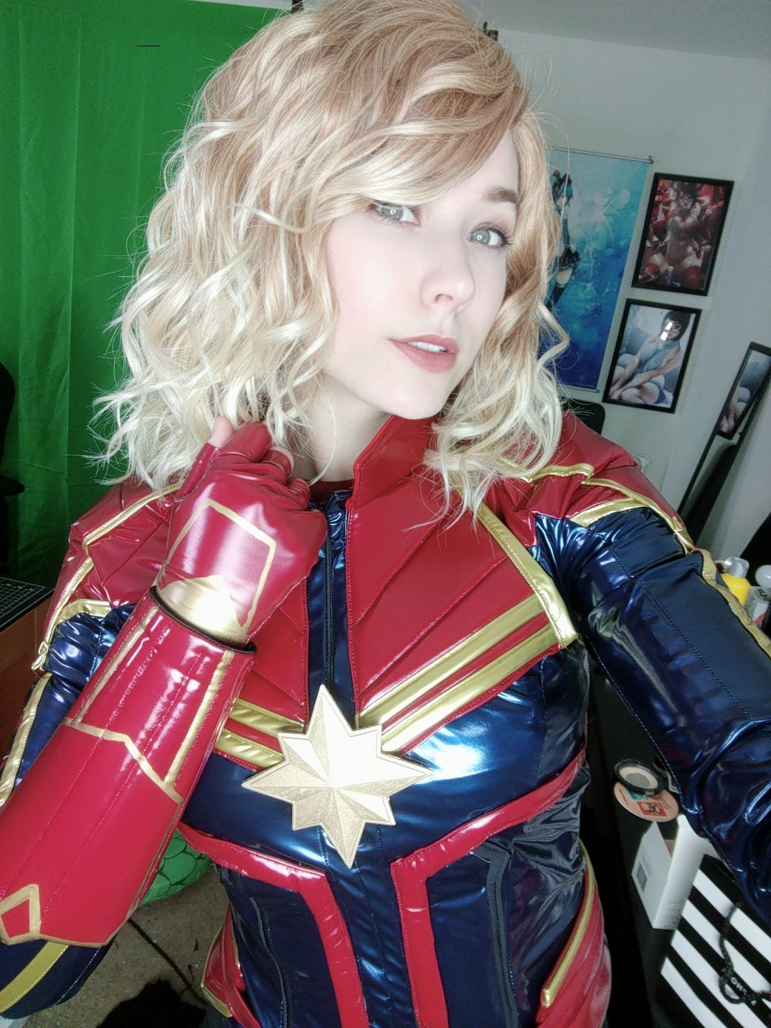 Wallpaper #xjEUNpMB5zzyi_yYMVgW185 Captain Marvel Cosplay by Mira Scarlet Rmarvel