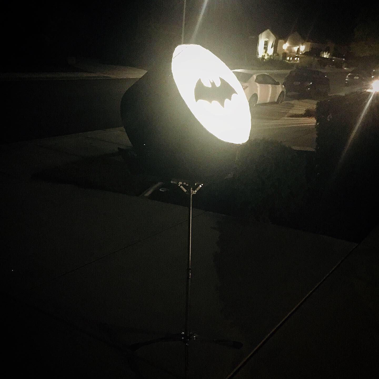 Wallpaper #XxmWHY8BtGB6xQ78MndM23 I Built a Bat Signal as a One Day Project Rbatman
