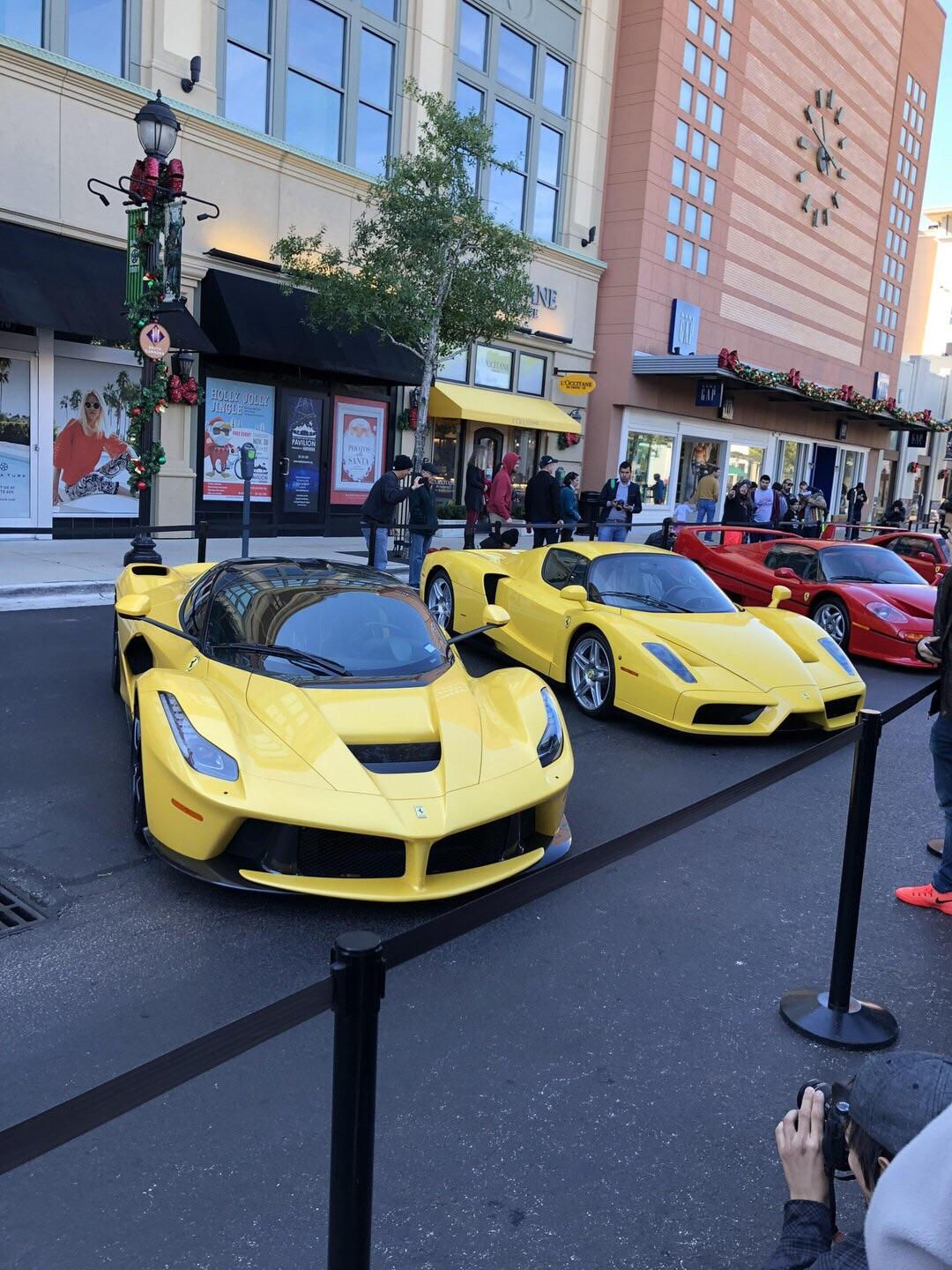 Wallpaper #ePTLOZMBKFX8bn3rZ3fq34 Laferrari and Enzo 3064x5086 Rcarporn