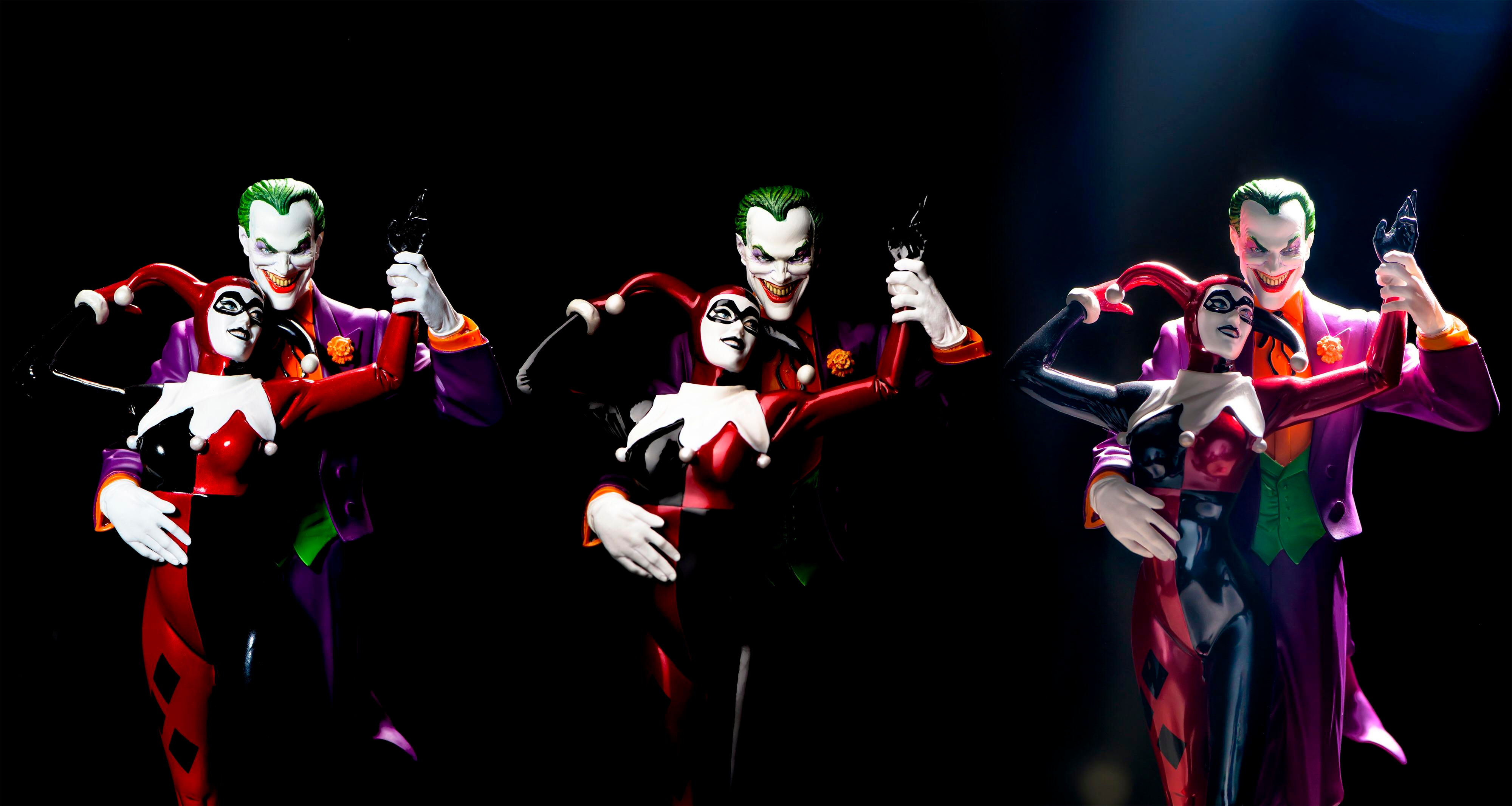 Wallpaper #6mgpH5MBSpphPi3-WCp156 Joker Harley Statue Based on Alex Ross Work Shot in Different Styles