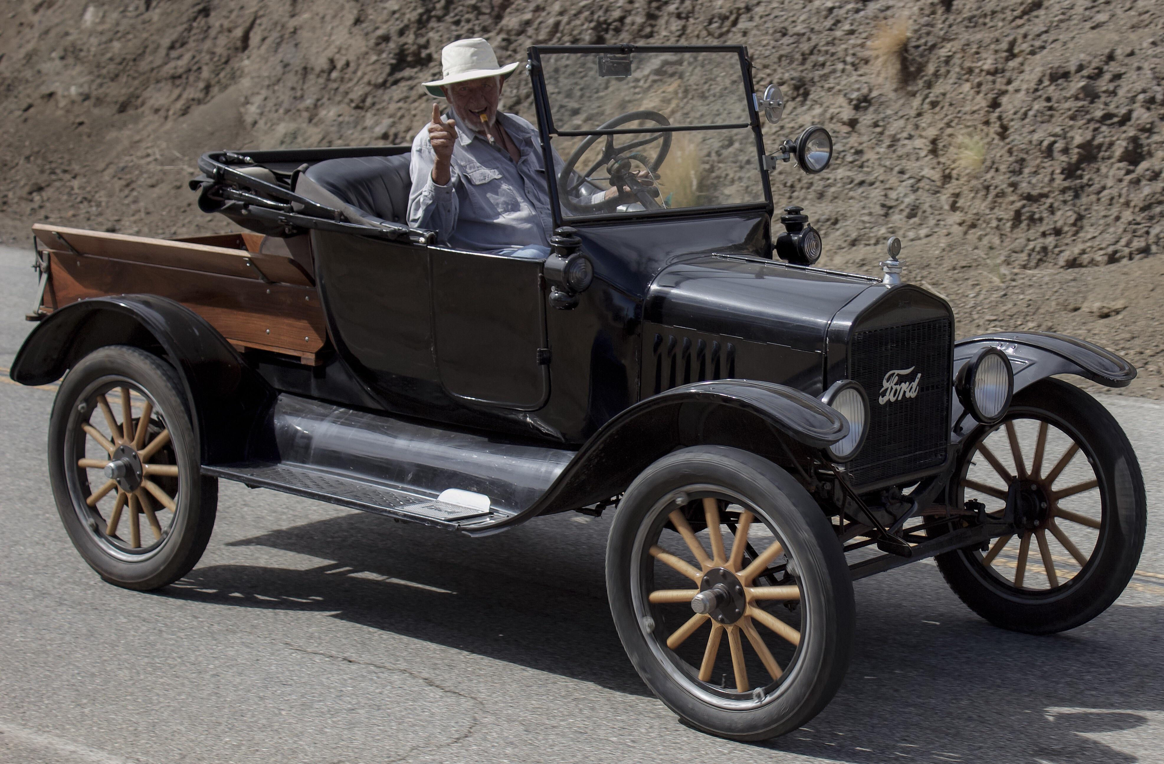 Wallpaper #jRkUOI8BtGB6xQ78gKfl10 Classic Model a on Mulholland Highway Rford