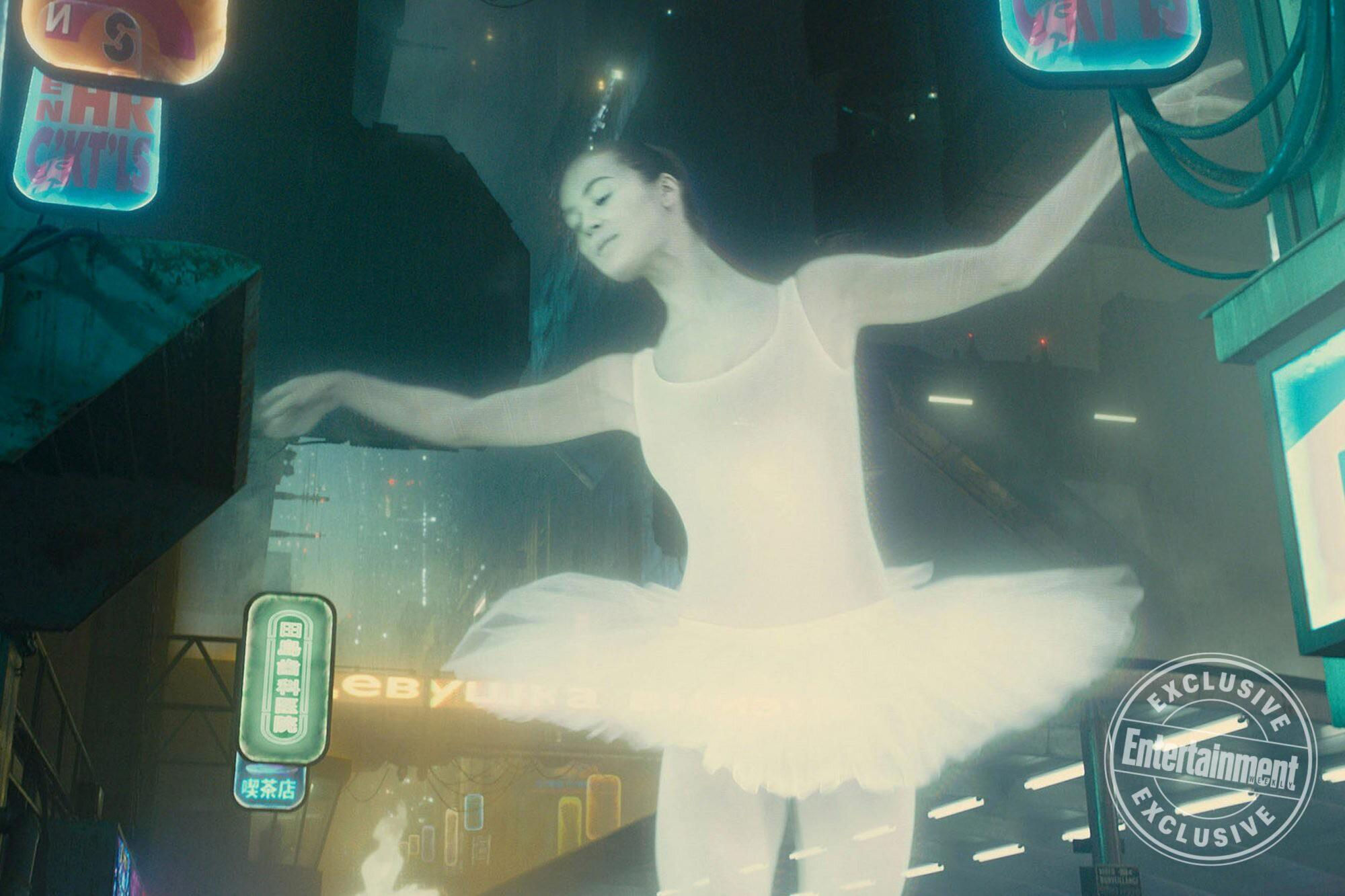 Wallpaper #LHRPwI4B_8f4nGFaX23d36 Will We See 3D Hologram Like This in Night City We Saw a Lot Neon