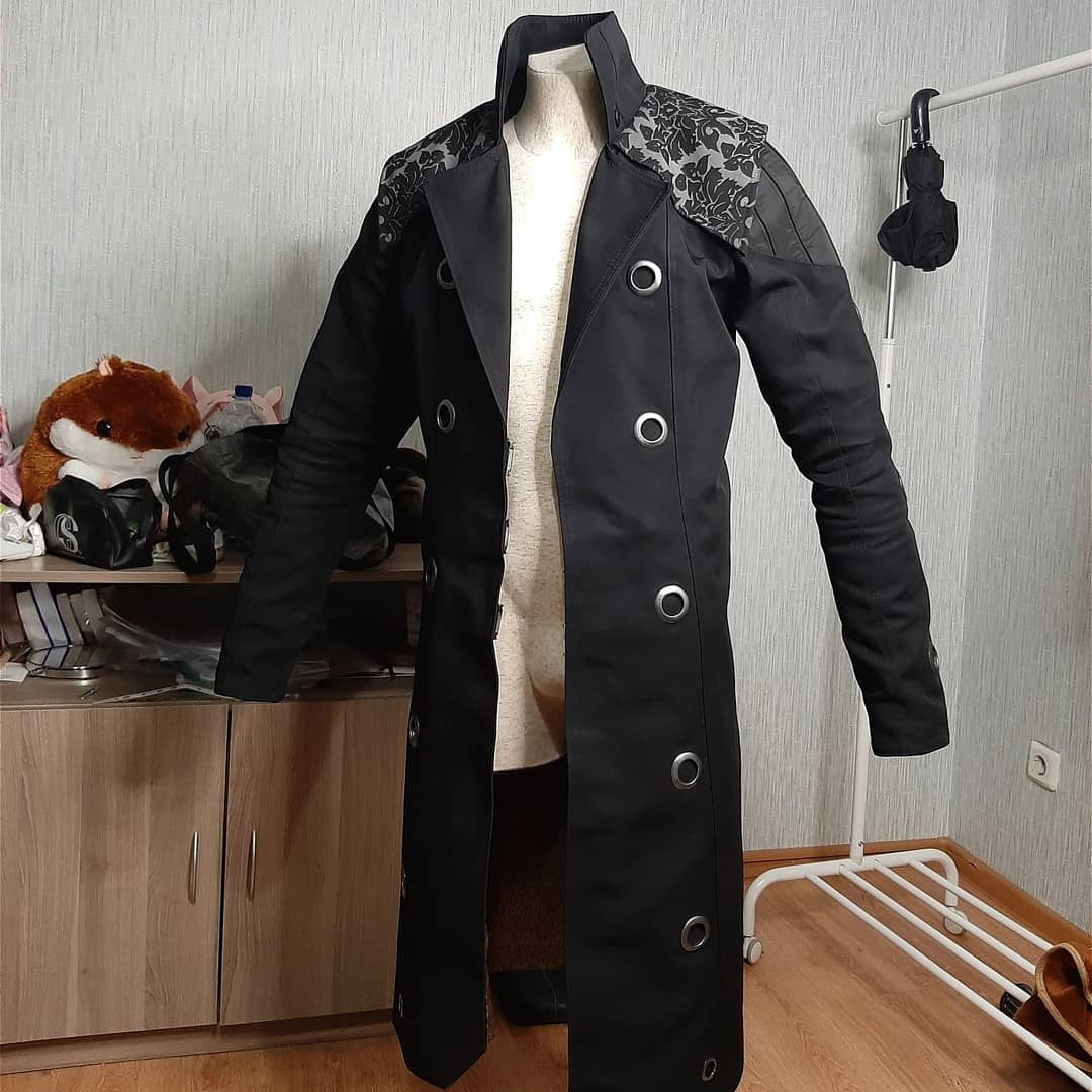 Wallpaper #PUXNk44B7YBJg1BVdZ8J29 Black and Grey Coat with Intricate Grey Floral Designs on the Shoulders