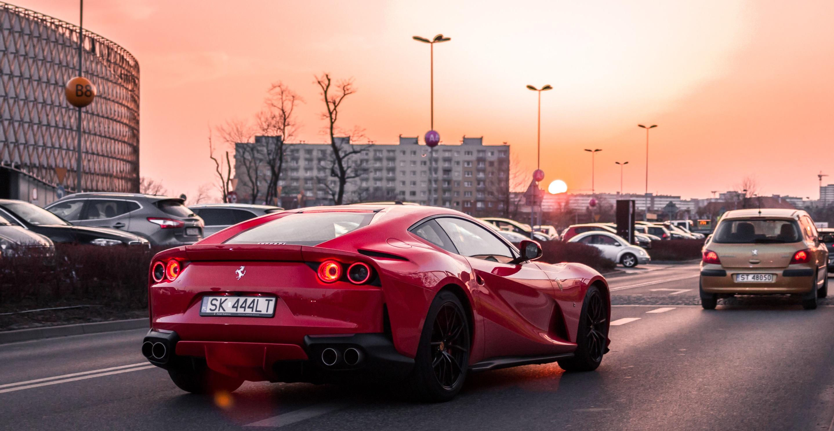 Wallpaper #py7eOJMBeCfPaRV8brst455 The Ferrari 812 Superfast
