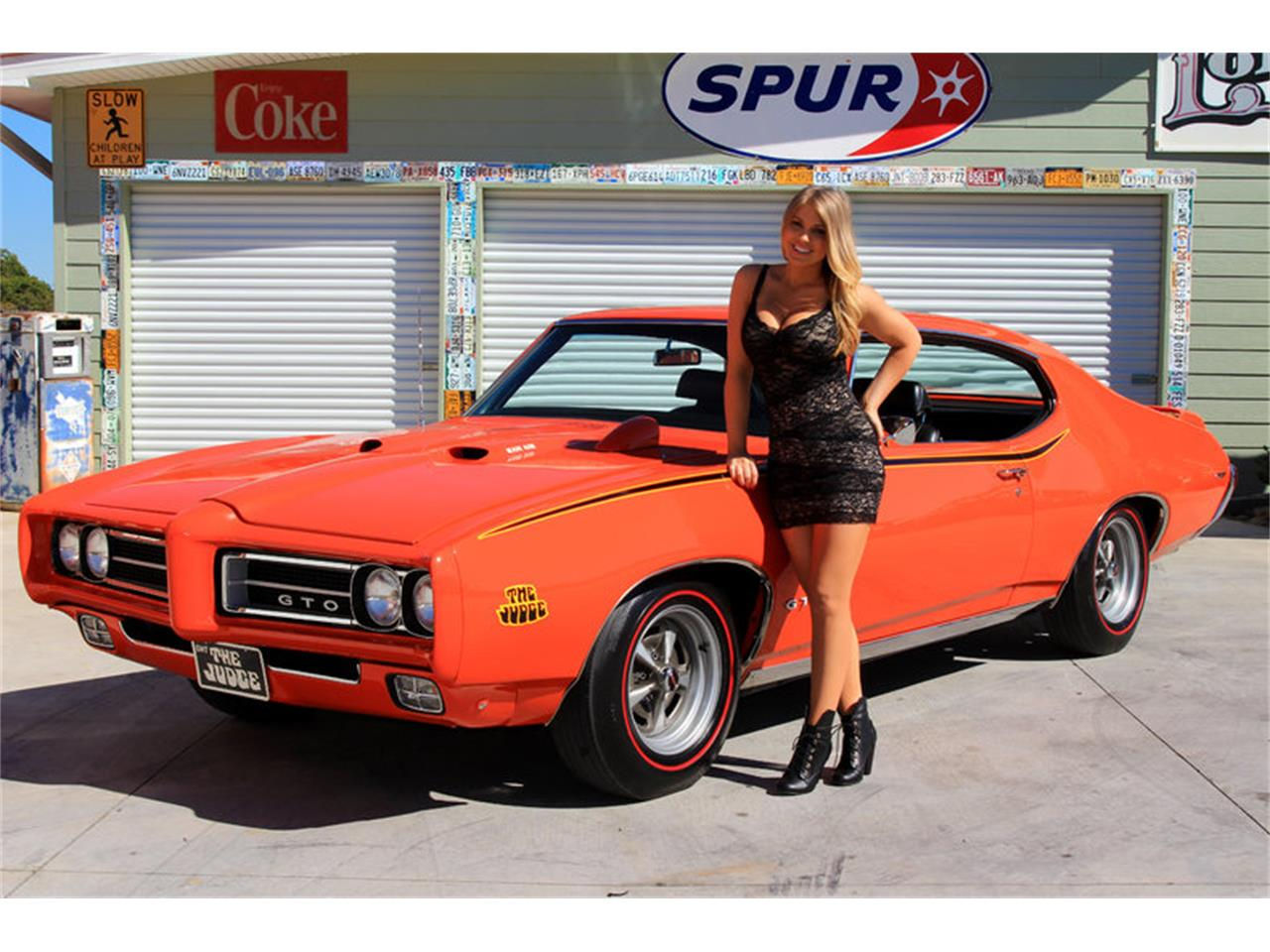 Wallpaper #W2dxBpMBSpphPi3-osE5274 Taken Outside a Local Goodwill Oc Rwtf