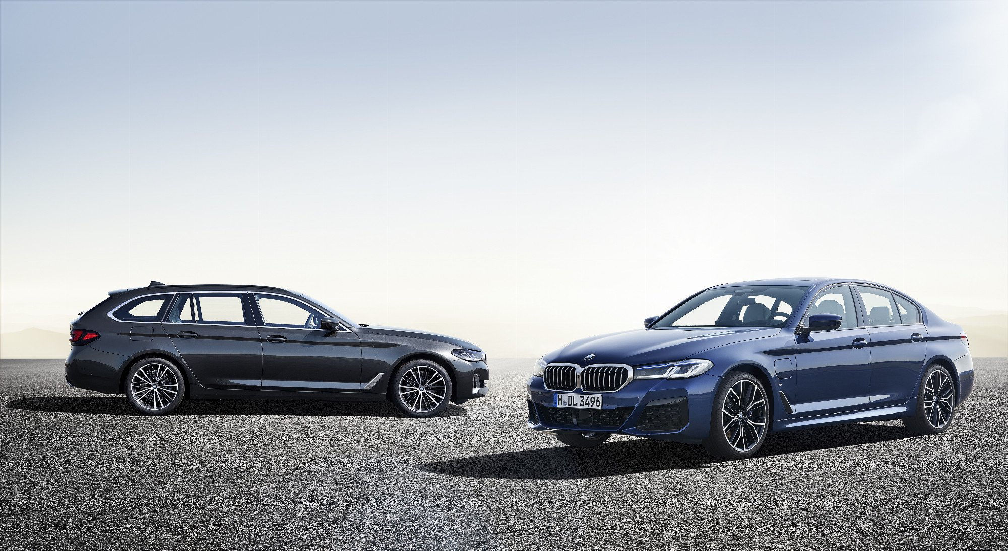 Wallpaper #_LgGjZIBJvJKYCmEjNTC24 BMW 5 Series Sedan G30 and Touring Wagon G31 2020 Facelift