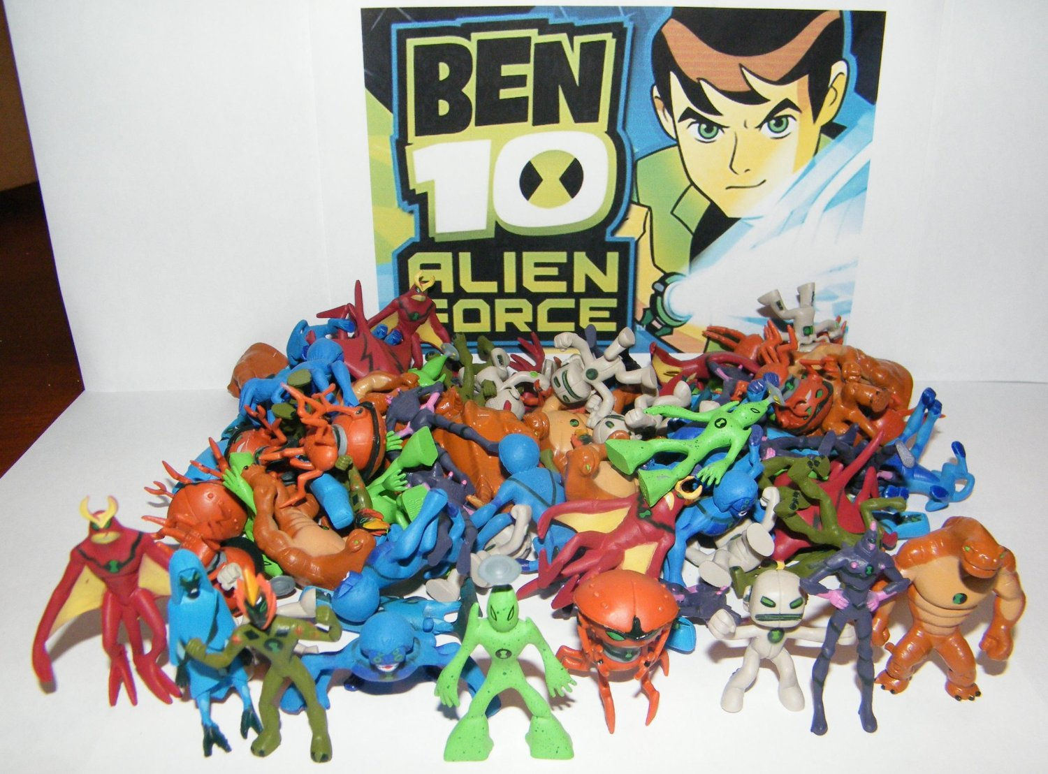 Wallpaper #48b96 Ben 10 Ultimate Alien 2010