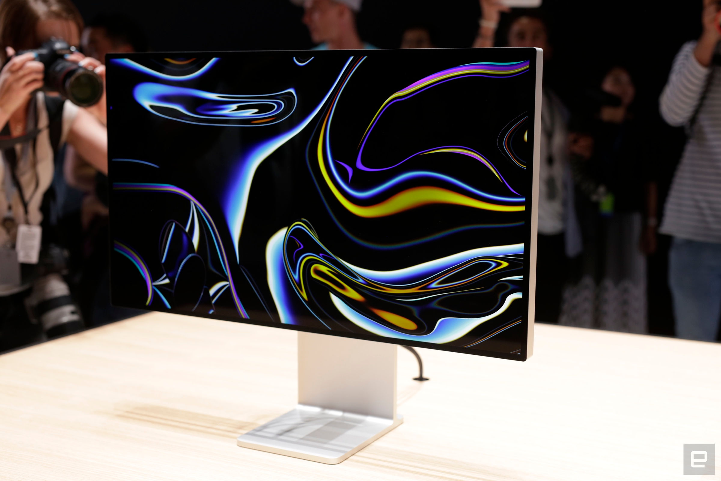 Wallpaper #HT-IPJMBLiIJ4c9Oe5Ja43 Apple Ditches Its Far Beyond Hdr Claim for the Pro Display Xdr in the