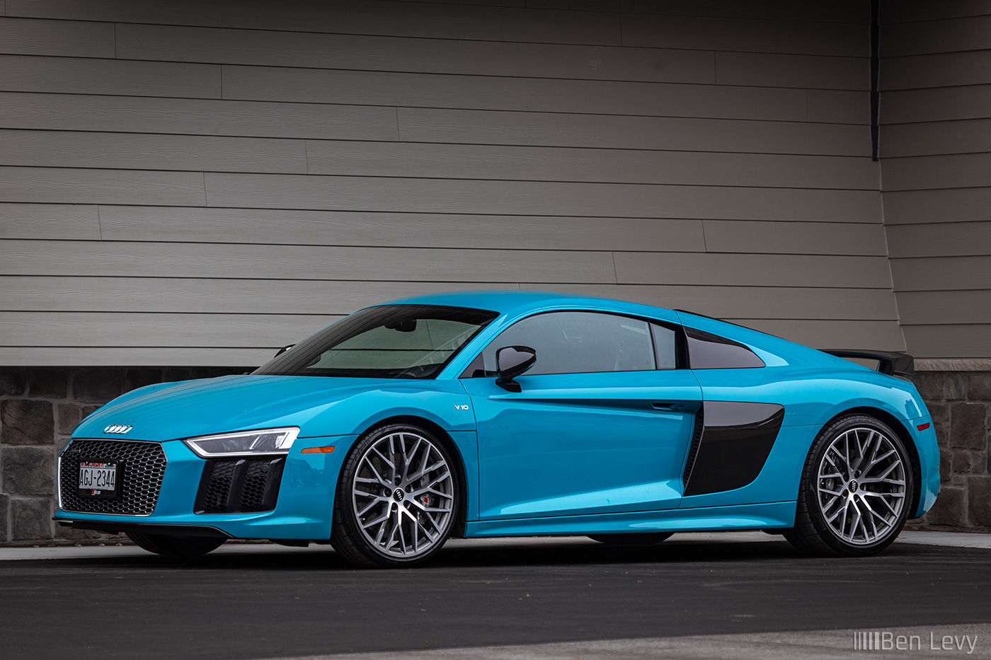 Wallpaper #JX3x844Bnwiau_P64w6140 Blue Audi R8 V10 Plus Benlevycom