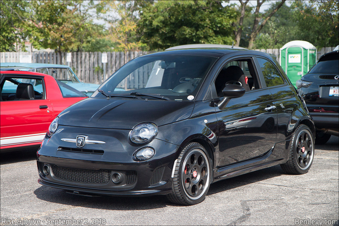 Wallpaper #a819a Front View of Black Fiat 500 Abarth Parked in the Street Editorial