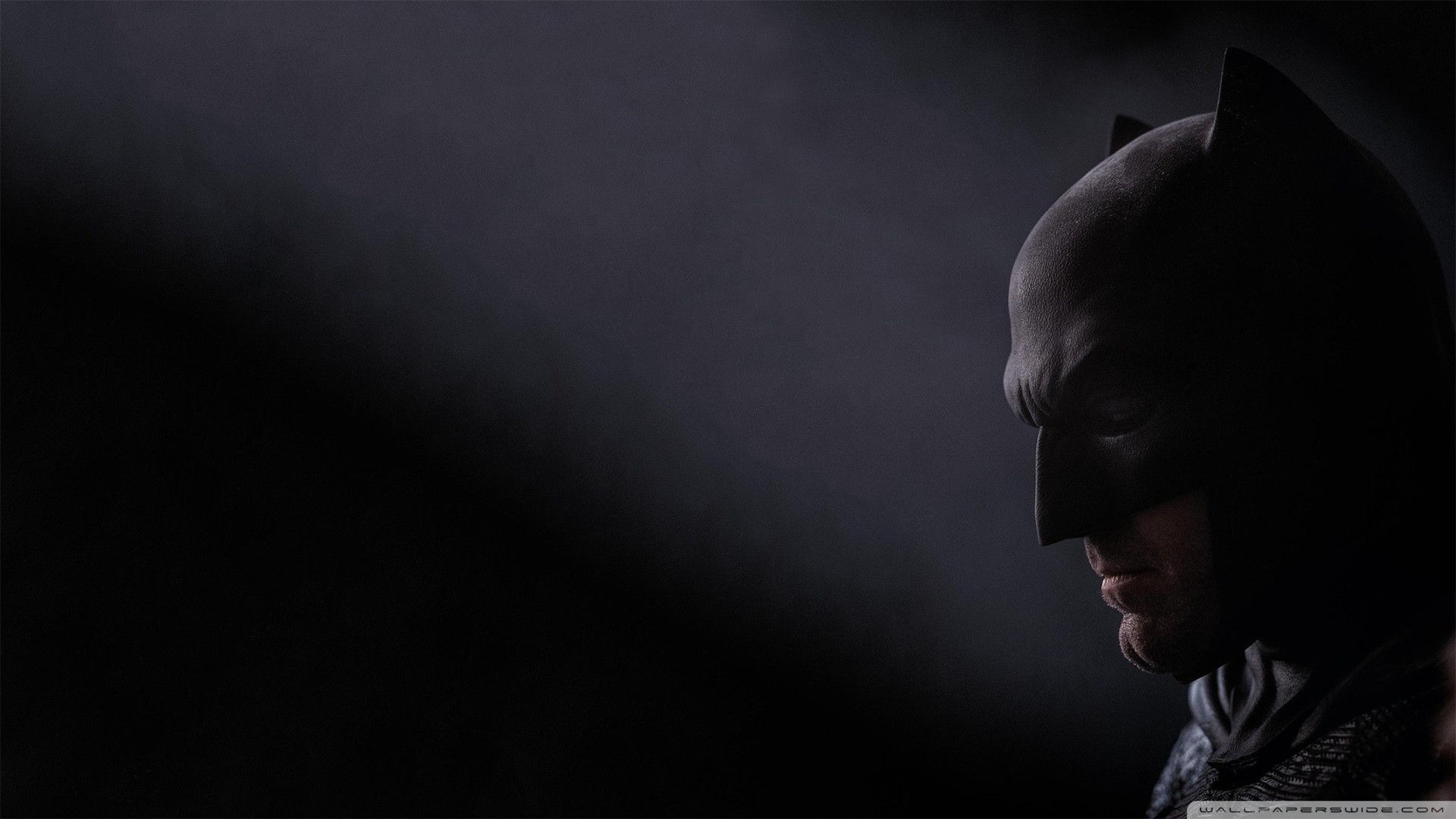 Wallpaper #OkVCjI4B7YBJg1BVj5wi20 Batman Looking Serious in the Shadows