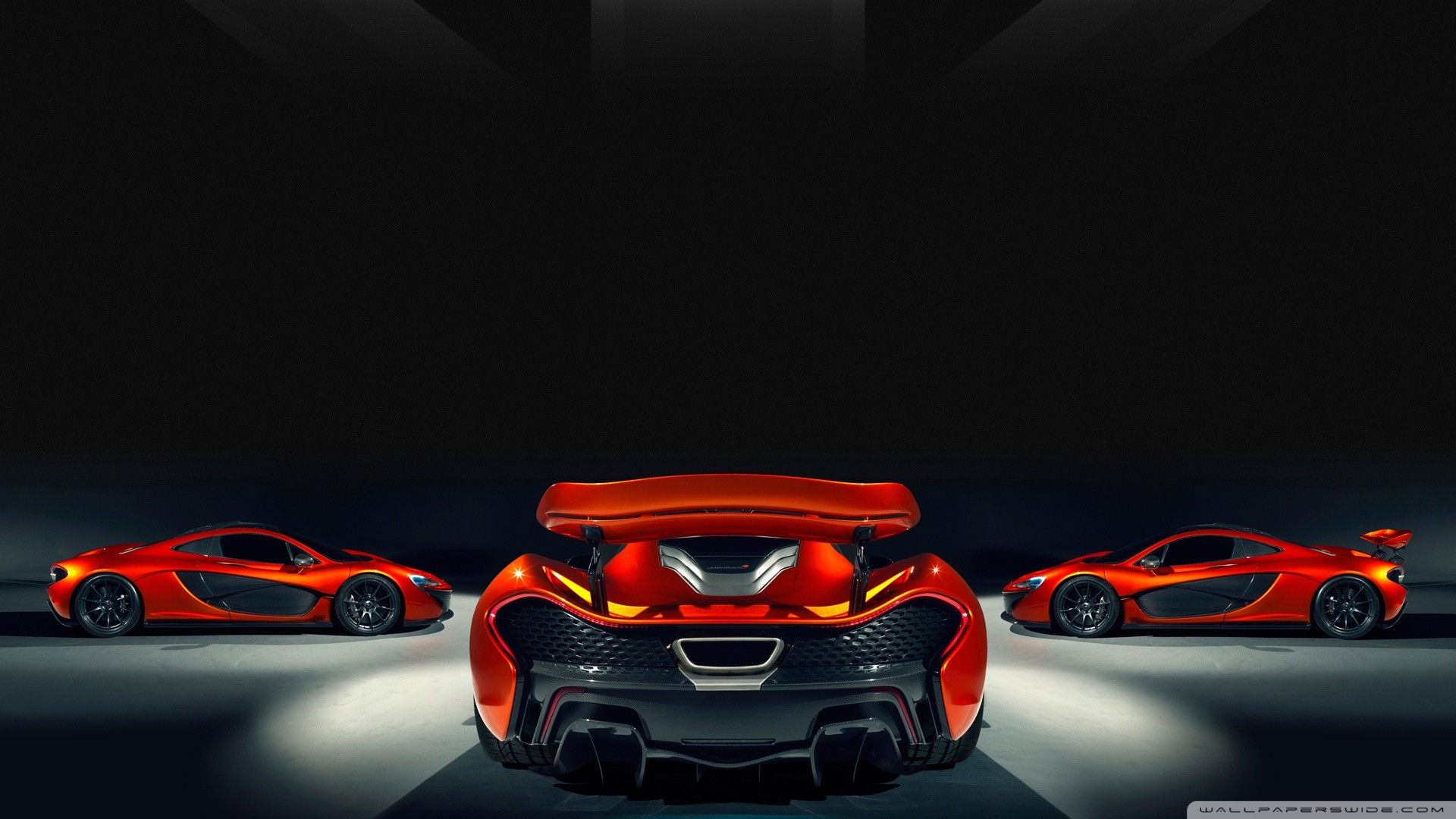 Wallpaper #0nP5hY4BFI5NbQksux4v40 Mclaren P1 Supercar in a Dark Studio