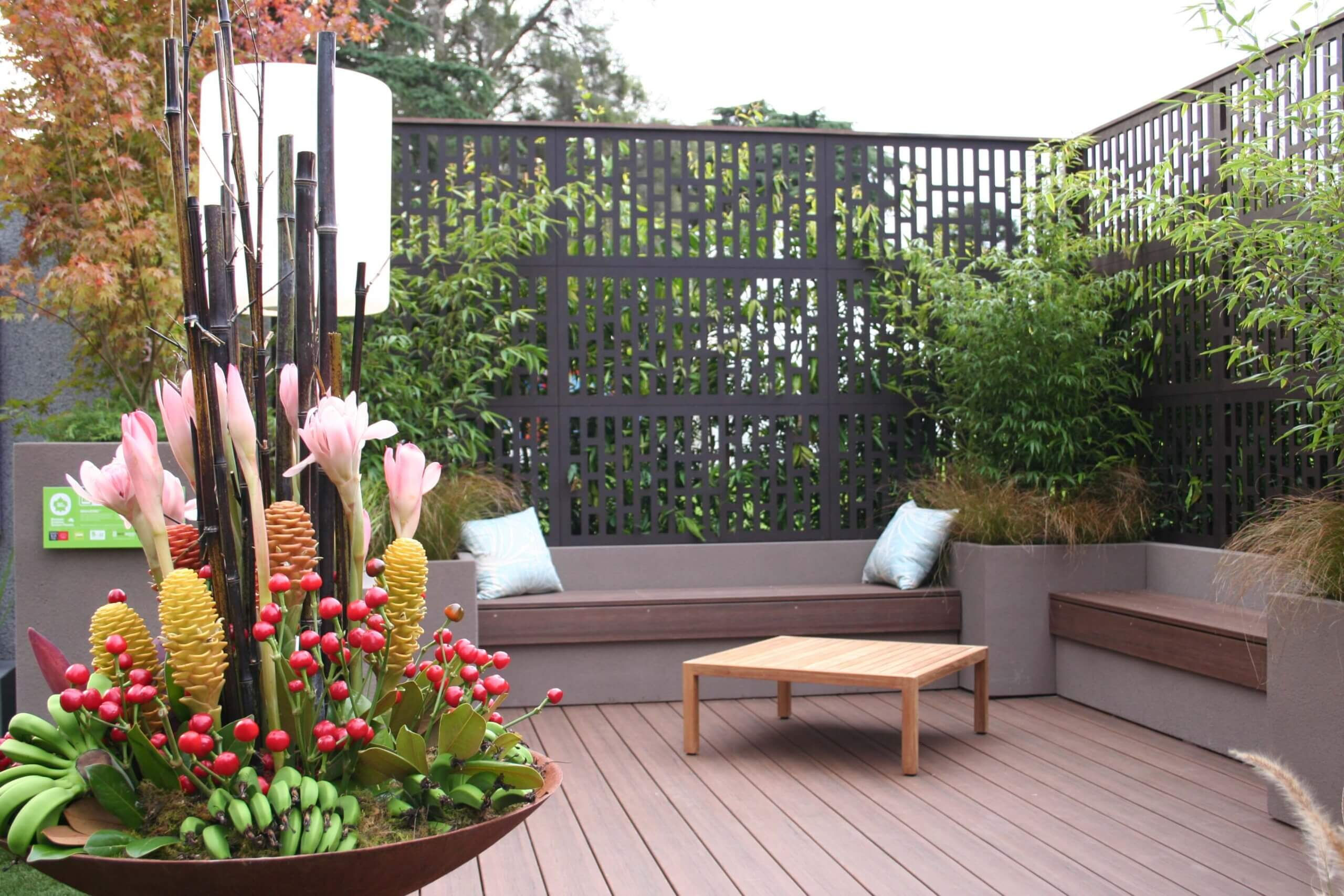 Wallpaper #21B61 20 Outdoor Privacy Screen with Planter Box