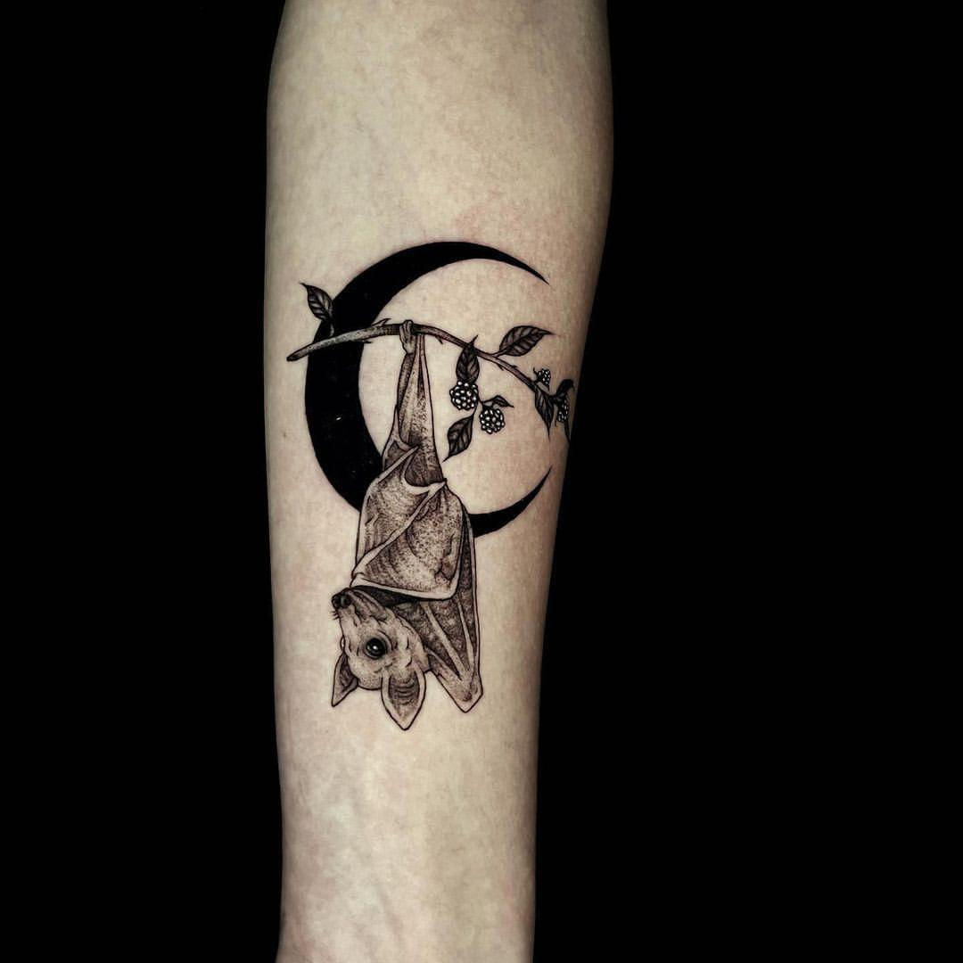 Wallpaper #dGdwDZMBSpphPi3-RuW9140 Hanging Bat Tattoo