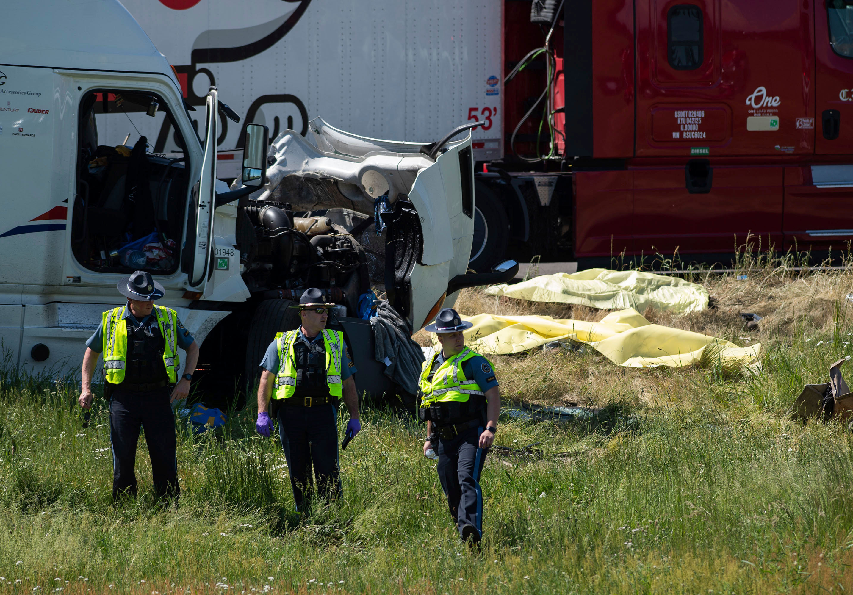 Wallpaper #yGfj95IBSpphPi3-r4fk67 Deadly Car Crash Kills 7 People on Interstate 5 in Oregon