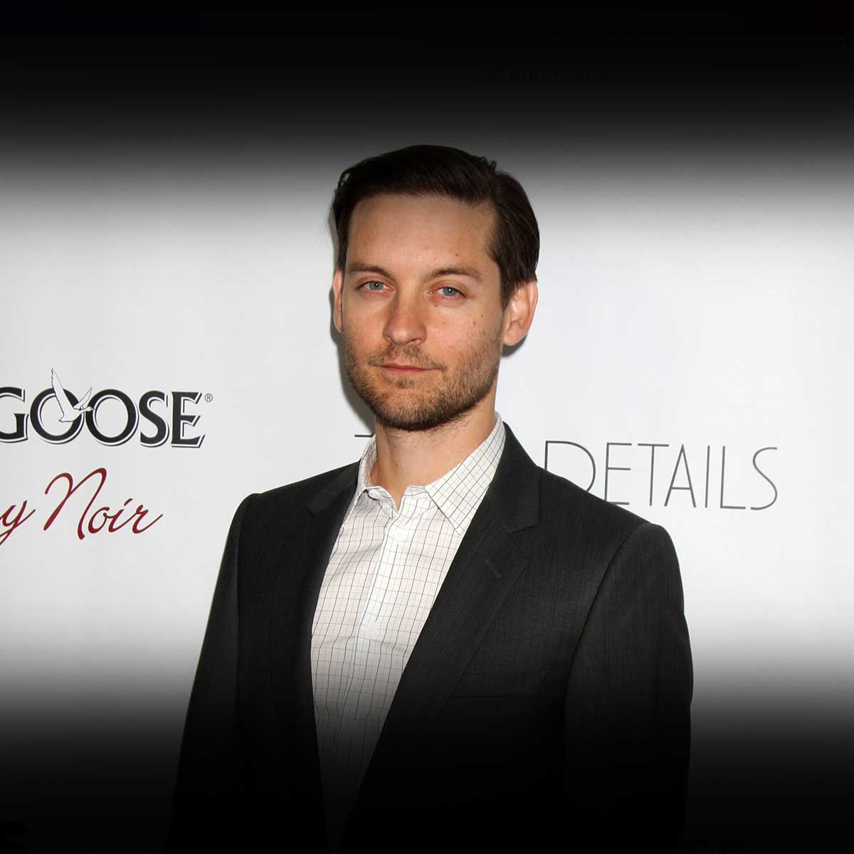 Wallpaper #8Wdn7pIBSpphPi3-VFzg120 Tobey Maguire Age Bio Birthday Family Net Worth Famous Peple