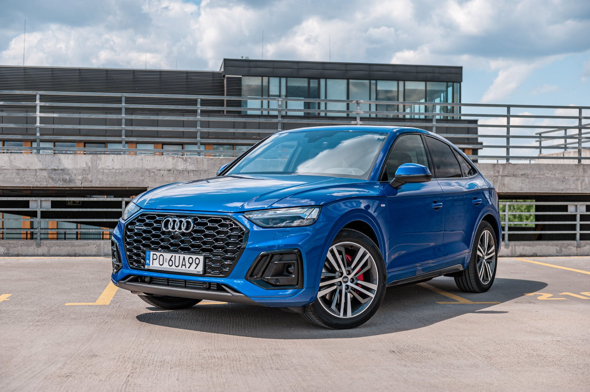 Wallpaper #JX3x844Bnwiau_P64w6157 Blue Audi Q5 Sportback 55 Tfsi E Quattro S Line
