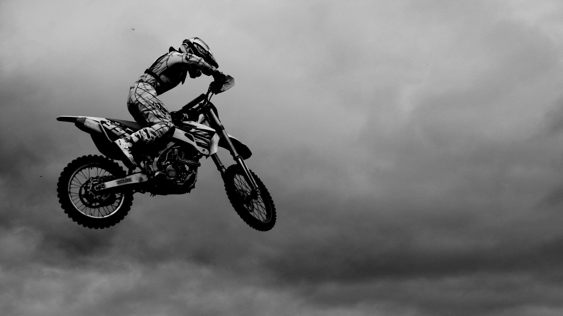 Wallpaper #3mjsFZMBSpphPi3-wAnL323 Thrill of Motocross 4K Ultra HD Wallpaper
