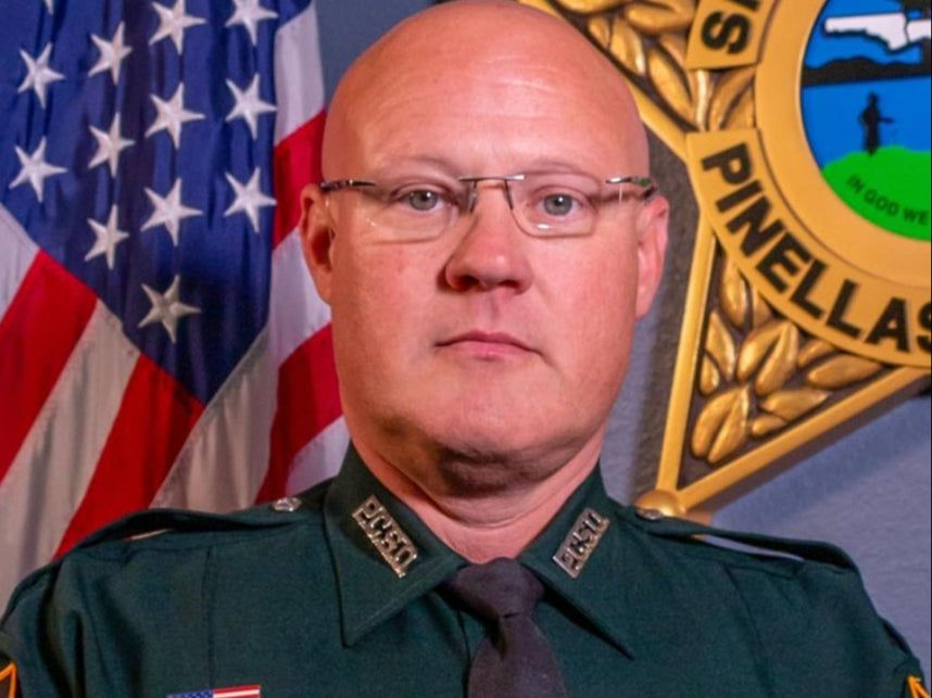 Wallpaper #J__VZ5MB3lSXT3zUqOOy291 Florida Sheriffs Deputy Run Over and Killed by Front End Loader While