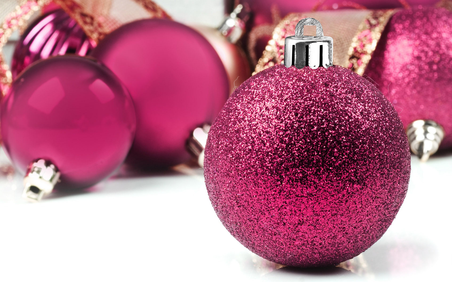 Wallpaper #JmcZBJMBSpphPi3-QrbI162 Christmas Ornament Backgrounds Free Download