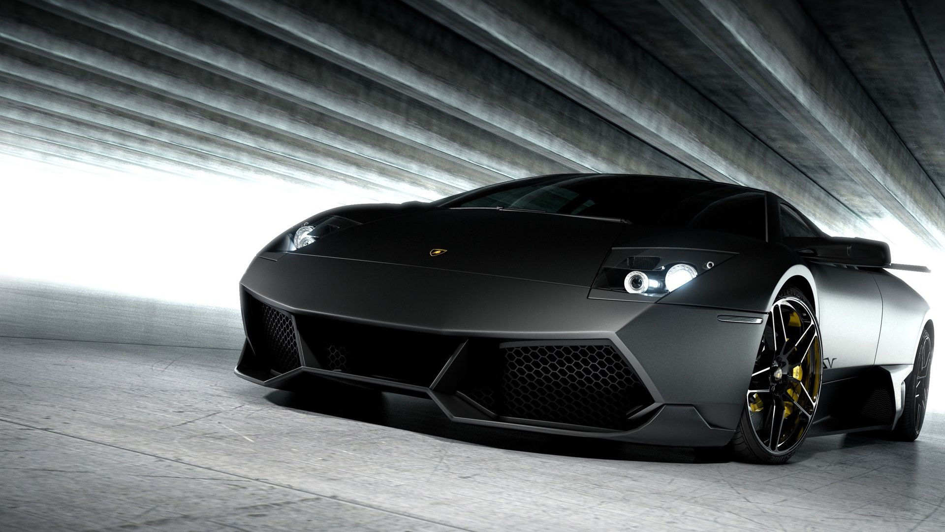 Wallpaper #6HOoiI4BFI5NbQksoSFu37 A Matte Black Lamborghini Murcielago Lp640 in a Dark Tunnel