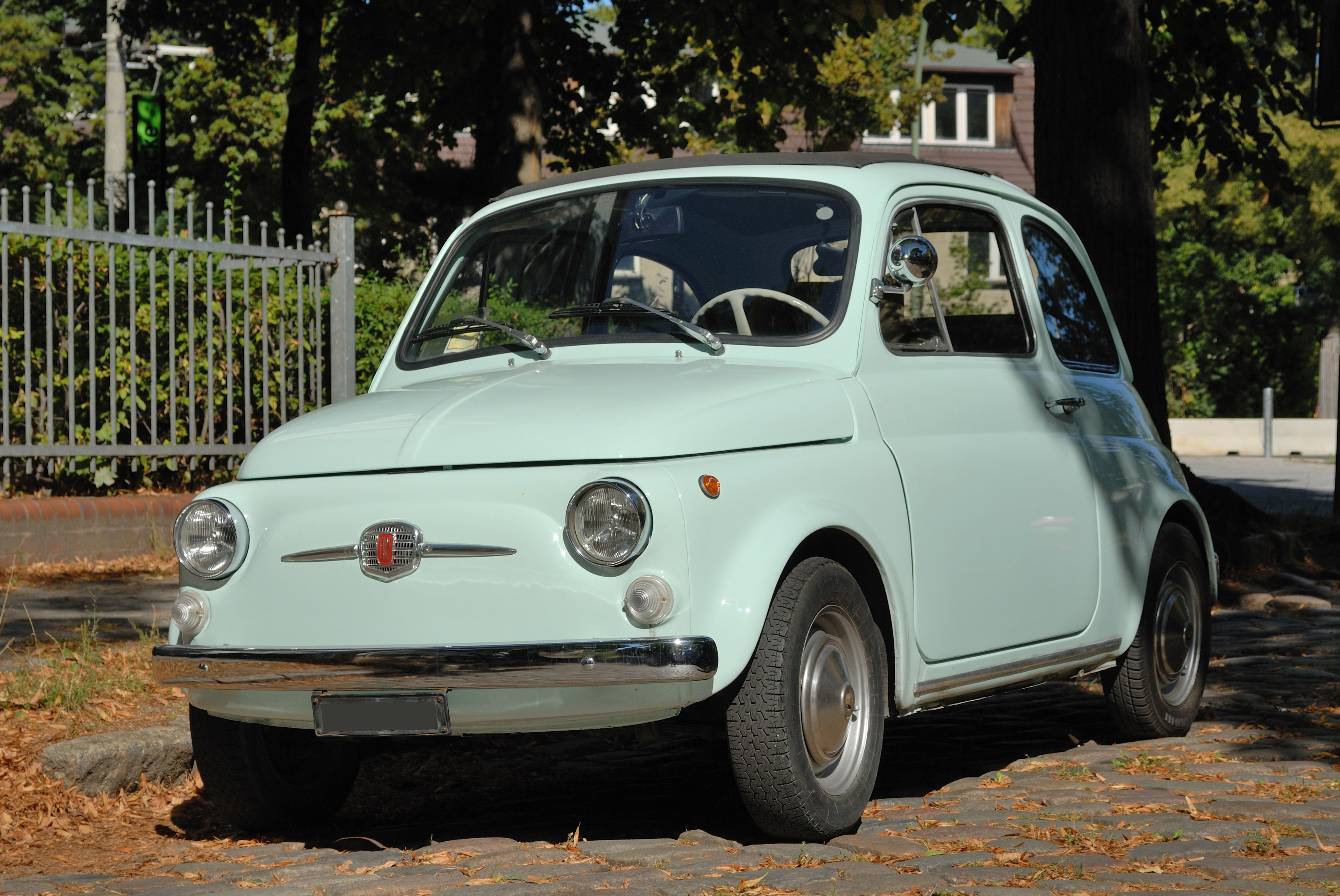 Wallpaper #36e02 Violet Fiat 500 Car Stock Editorial Photo 3290162 Clashot 85352234