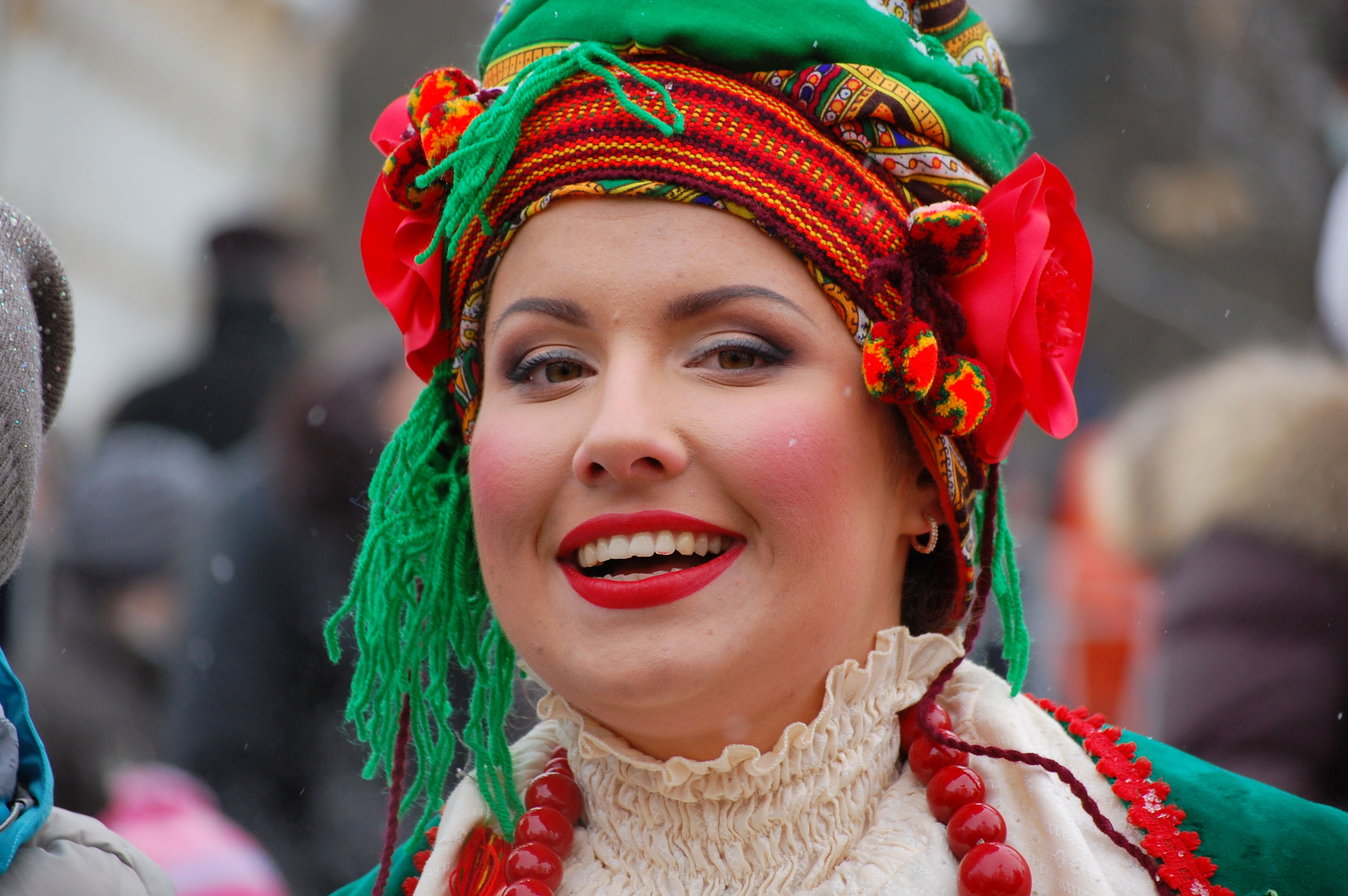 Wallpaper #thluBI8BtGB6xQ78o07834 Filewoman in Traditional Ukrainian Clothes Maslenitsa Kiev