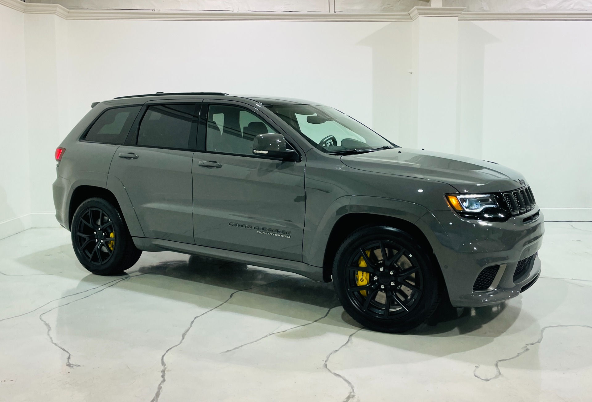 Wallpaper #dxn_O48BtGB6xQ78xrOS44 New 2021 Jeep Trackhawk Srt for Sale Call for Price Road Show