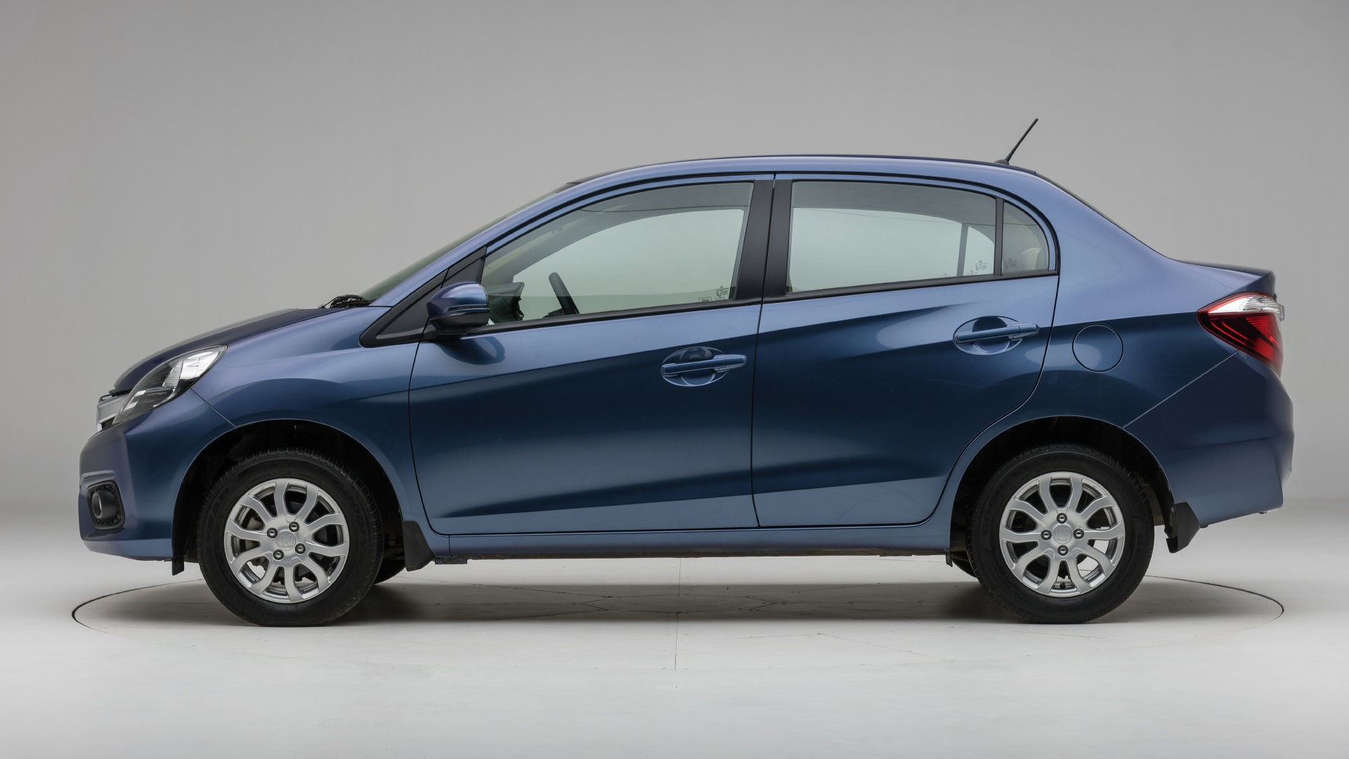Wallpaper #QQNmZJMBpyOg8YnEAtcZ122 Top 10 Sedan Cars in India 2018 Sedan Cars in India Below 7 Lakhs 2018