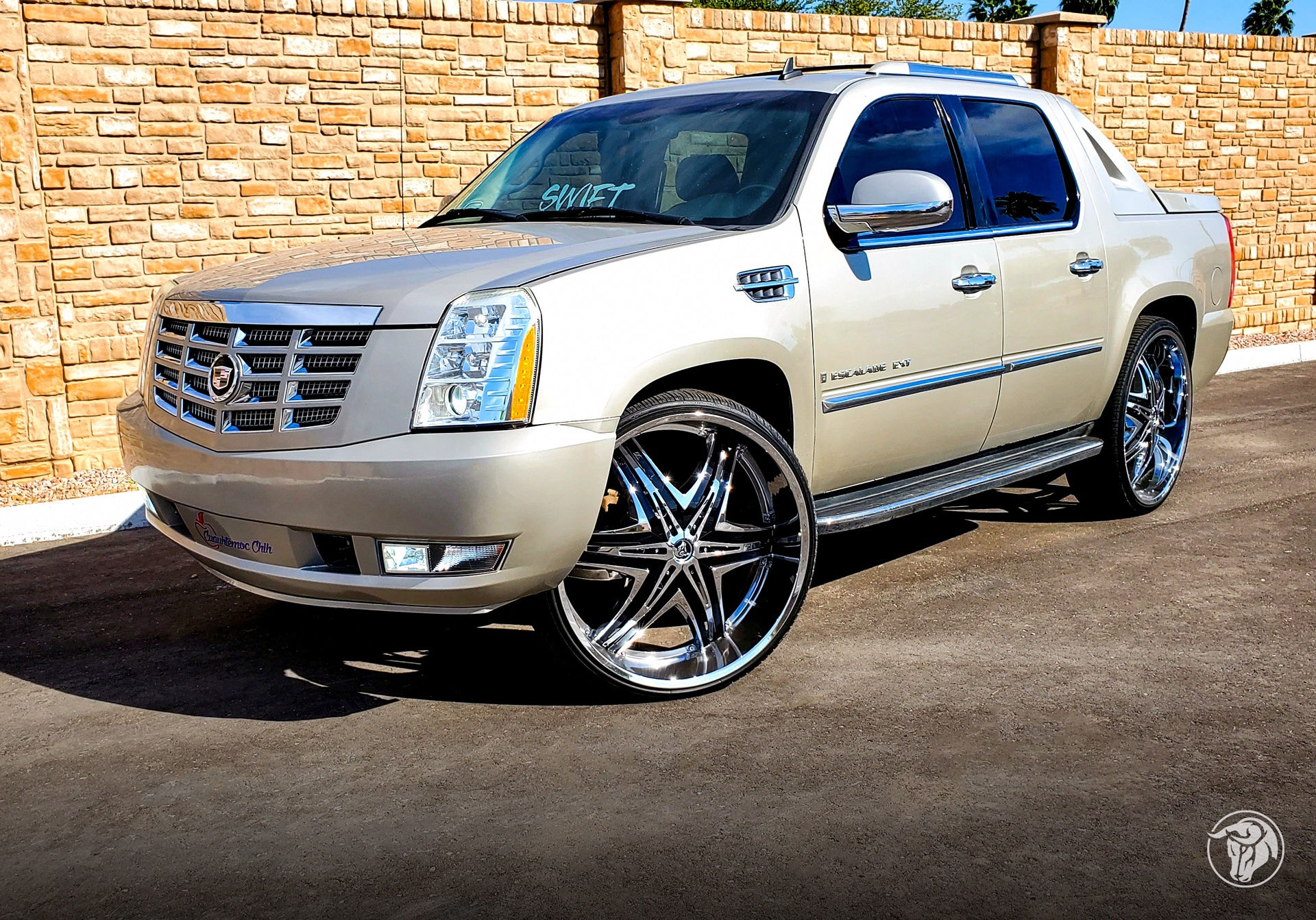 Wallpaper #_4f2MZMBPAdmKxa2CmIl493 Escalade Truck with Rims