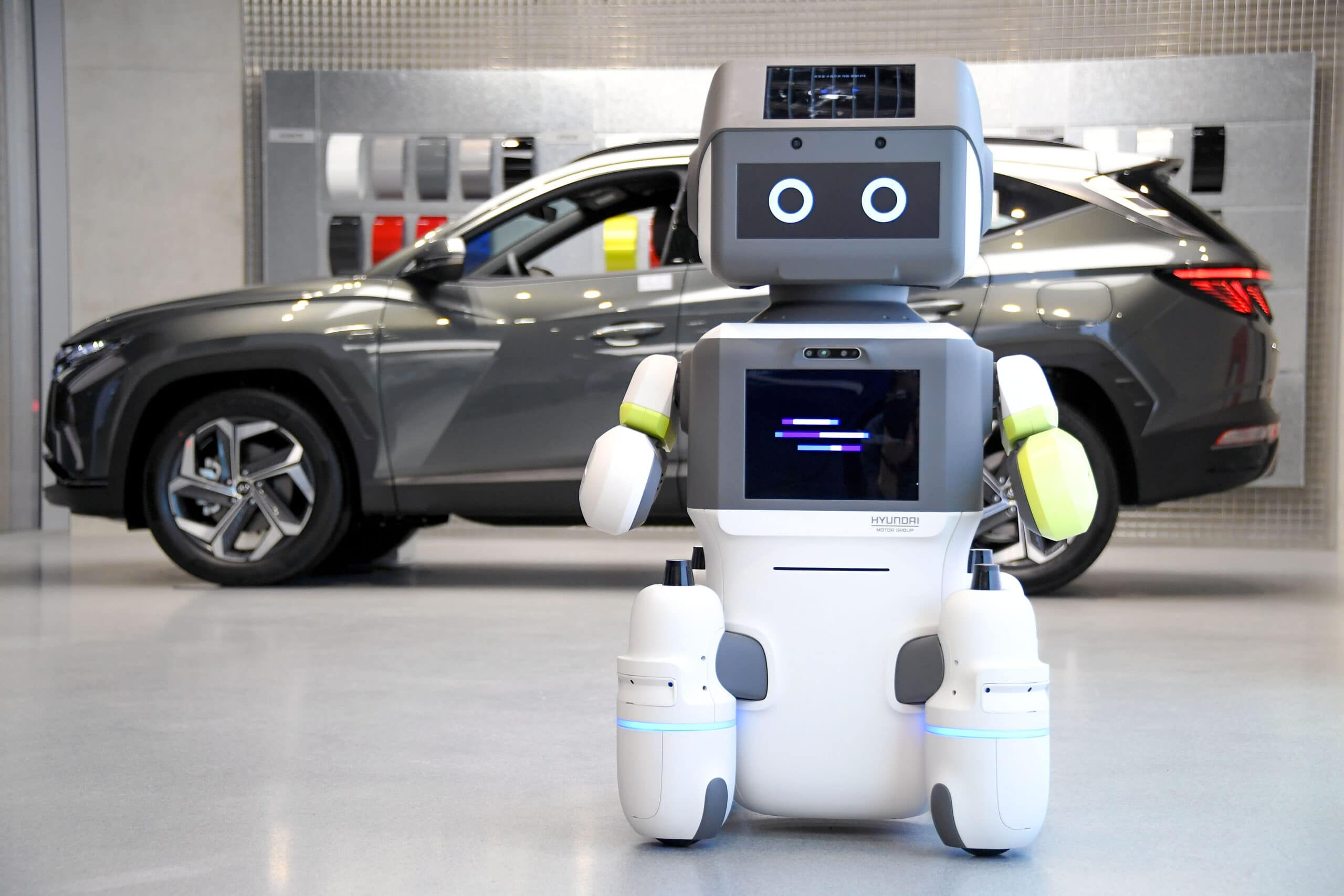 Wallpaper #HWcK_pIBSpphPi3-ZJ54128 Hyundai Motor Introduces Humanoid Robot Dal E for Automated Customer Svc