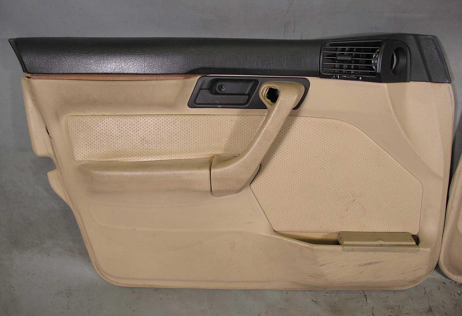 Wallpaper #WRnbGI8BtGB6xQ78JXKH29 BMW E34 5 Series Sedan Front Interior Door Panel Trim Skin Pair Beige