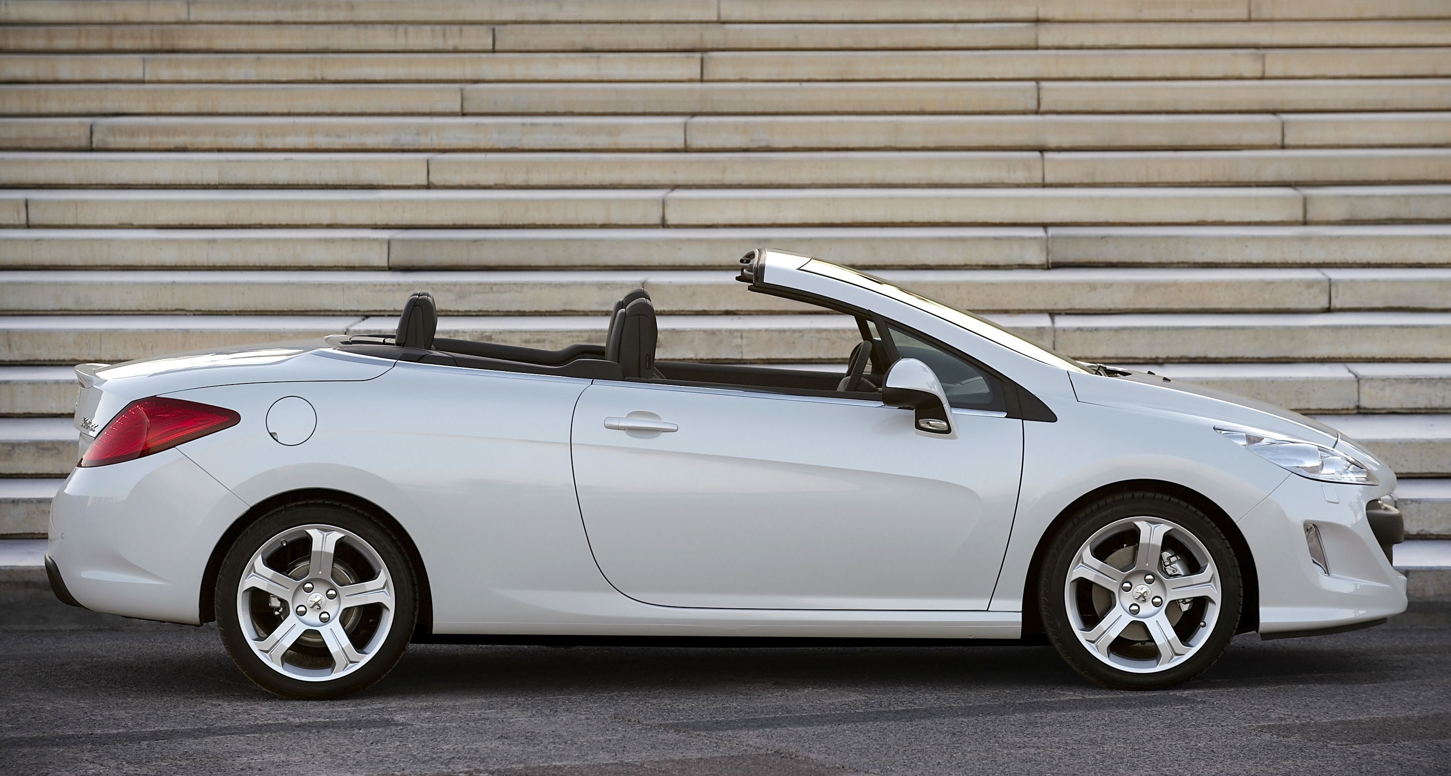 Wallpaper #9__JapMB3lSXT3zUo-aV276 Goodbye to the Mass Market Convertible Changing Lanes