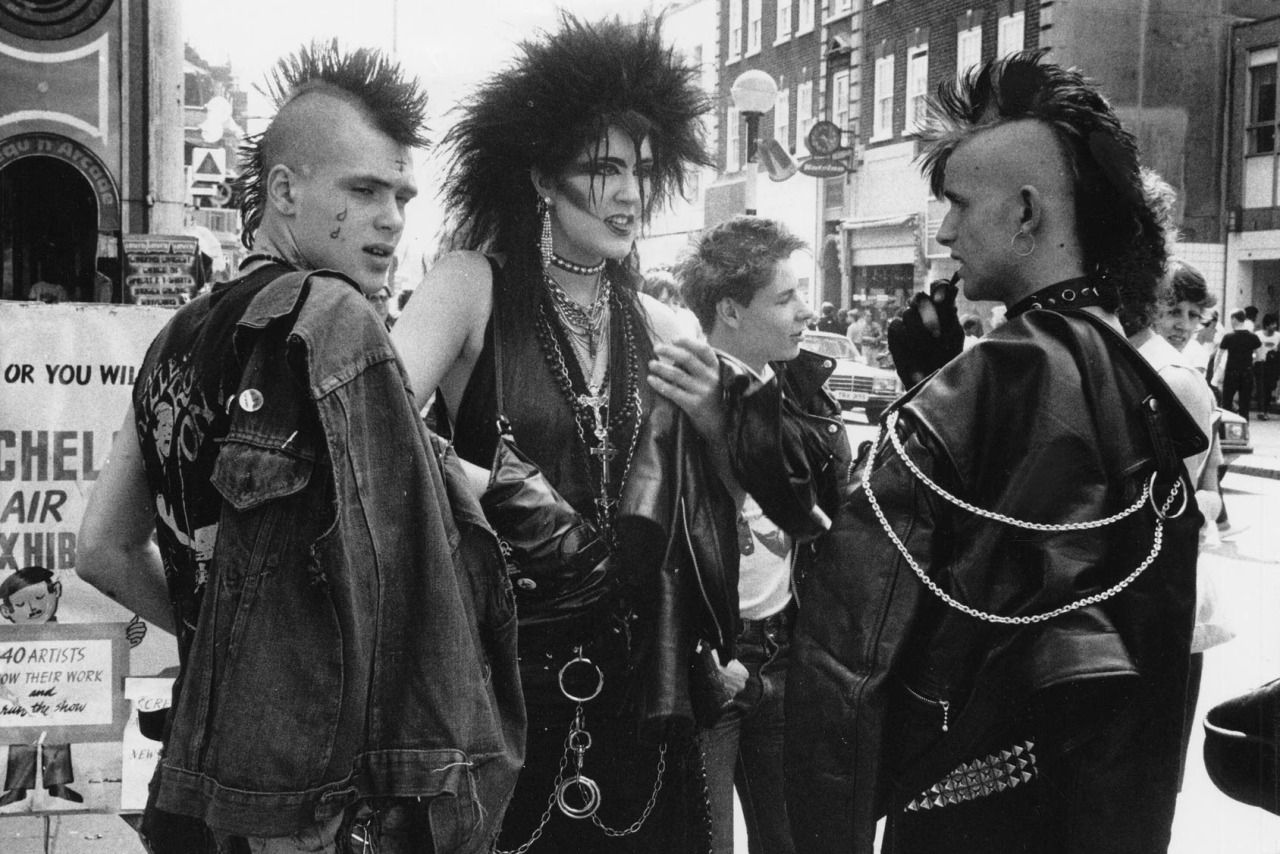 Wallpaper #QIf_MZMBPAdmKxa2_2NZ58 Portraits of 80s Death Rock Goth Culture Cvlt Nation