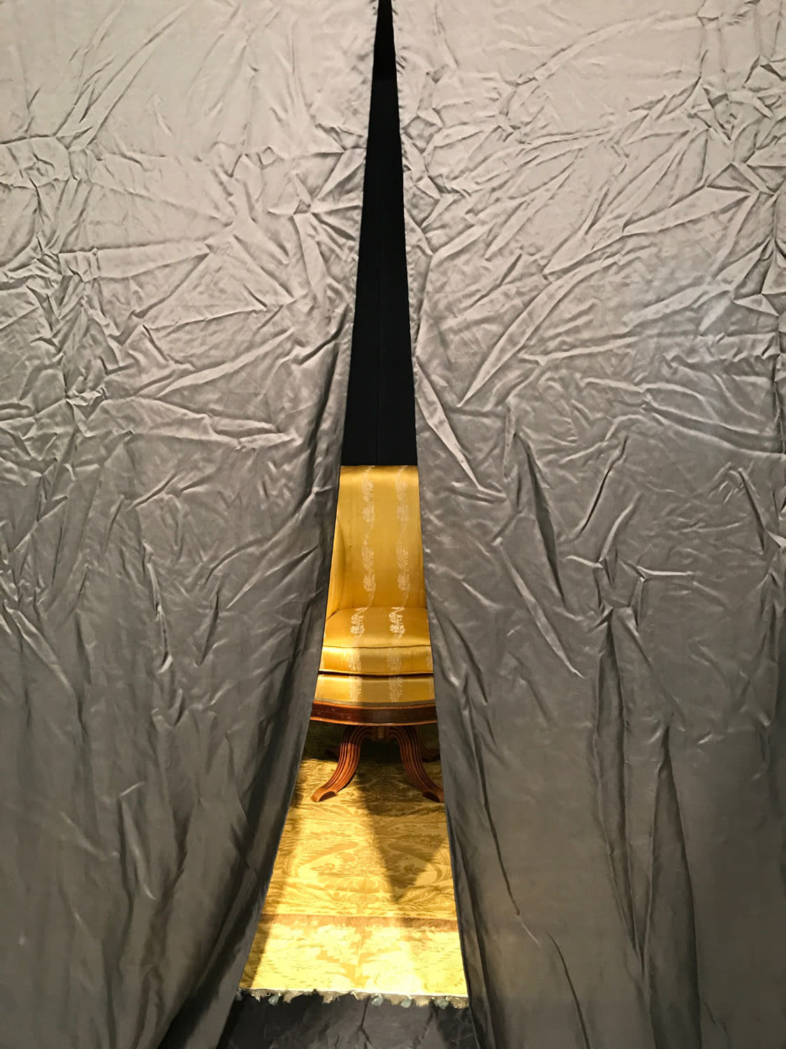 Wallpaper #ImdNBJMBSpphPi3-NbfE324 James Lee Byars Hear Th Fi to in Ph Around This Chair and It Knocks