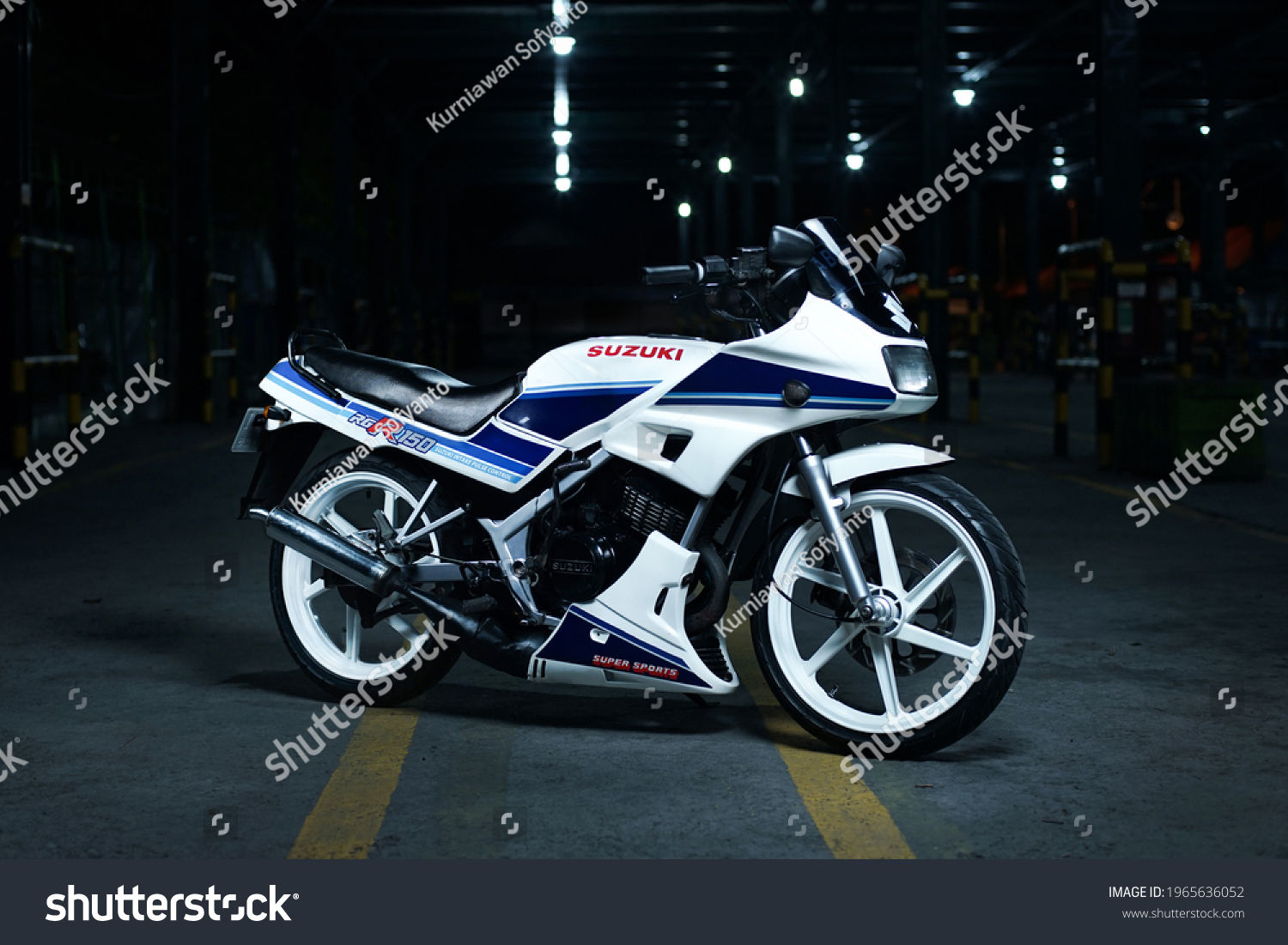 Wallpaper #aWiKHZMBSpphPi3-eiZl206 1318 Motorcycle 2 Stroke Images Stock Photos Vectors Shutterstock